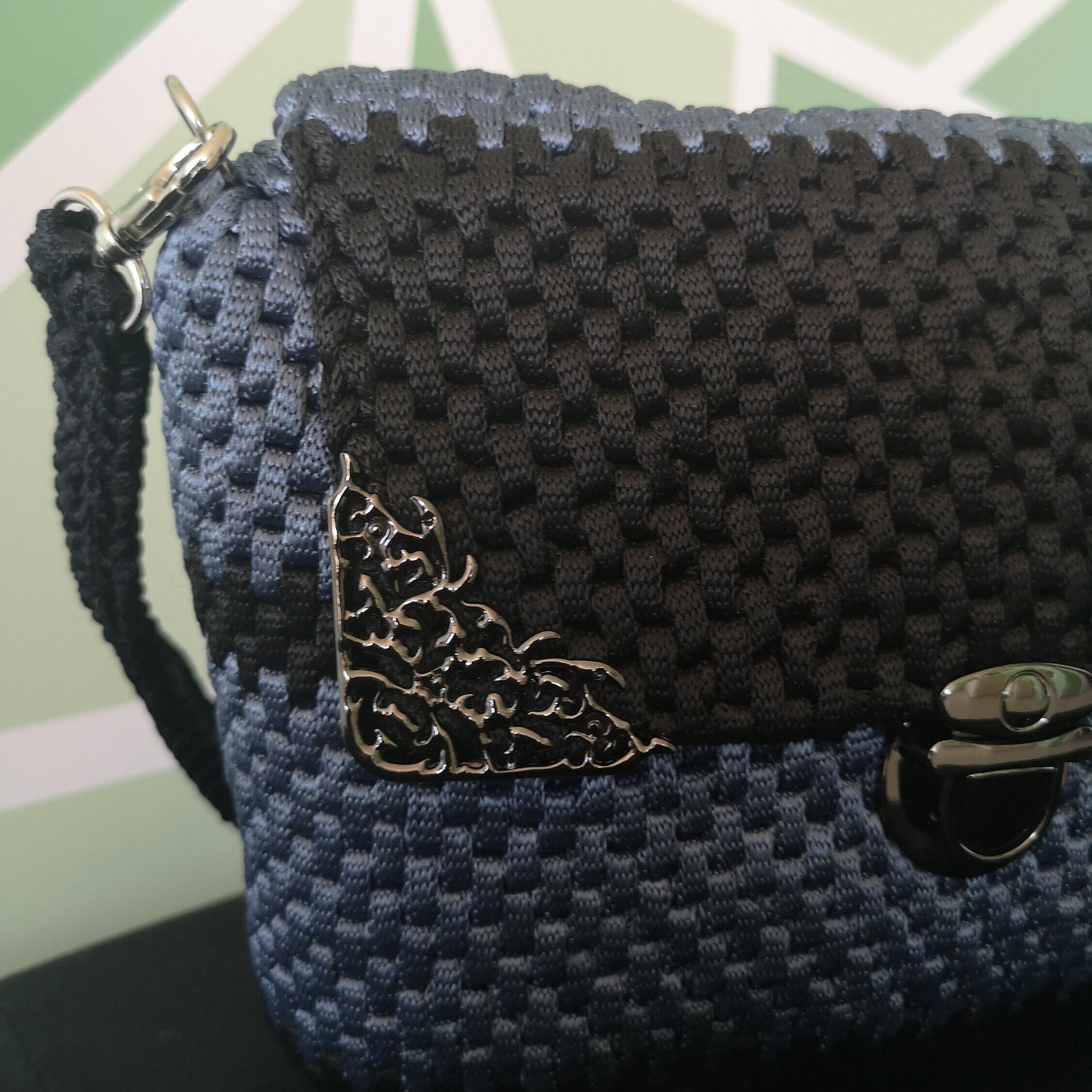Coin sac métal noir
