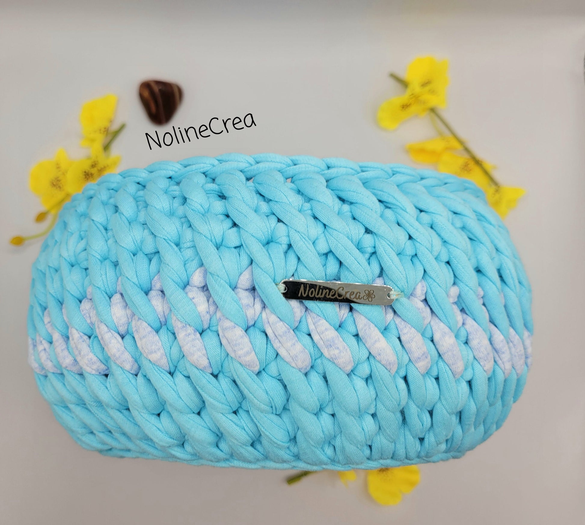 Panier au crochet bleu et gris