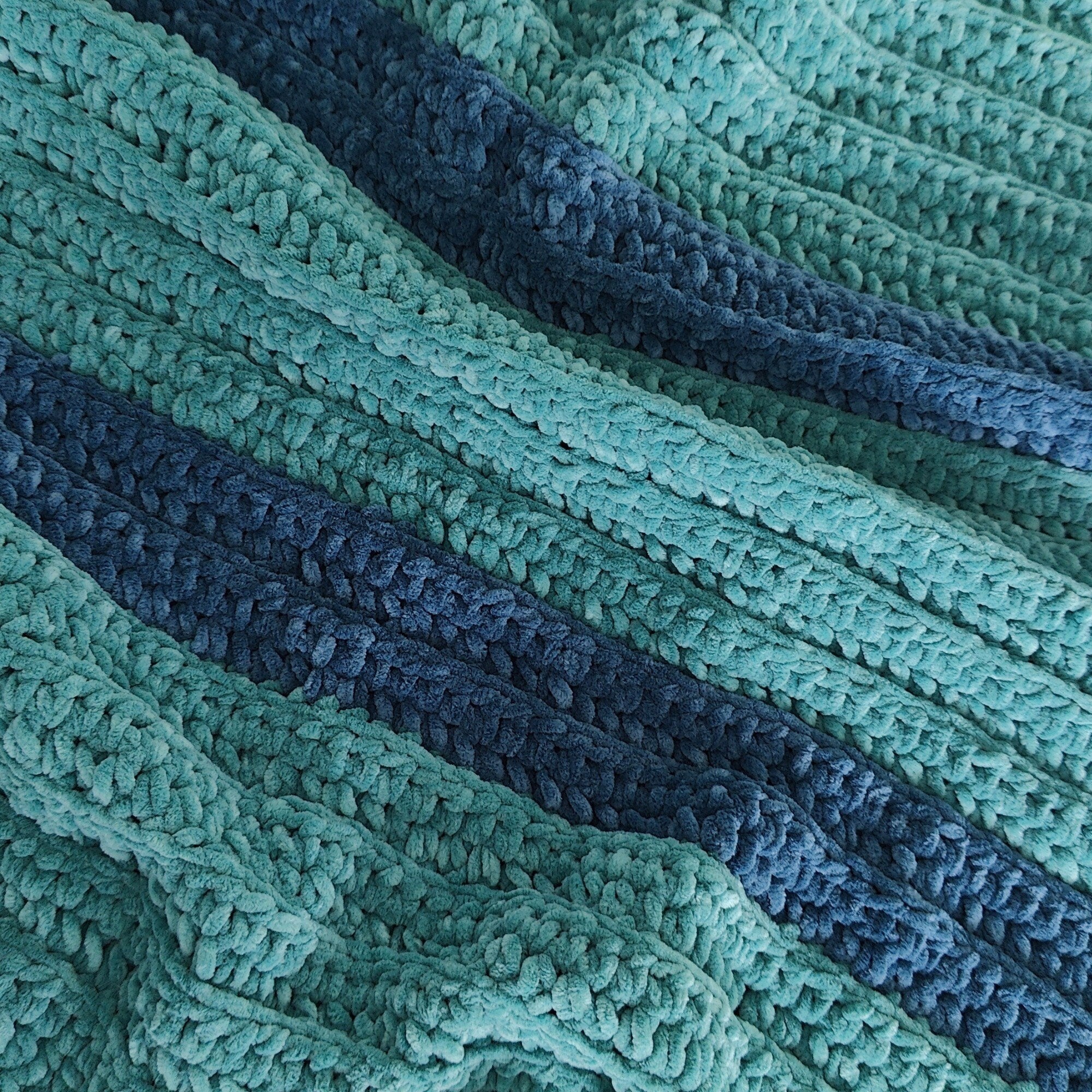 plaid bébé au crochet, bicolore bleue t vert