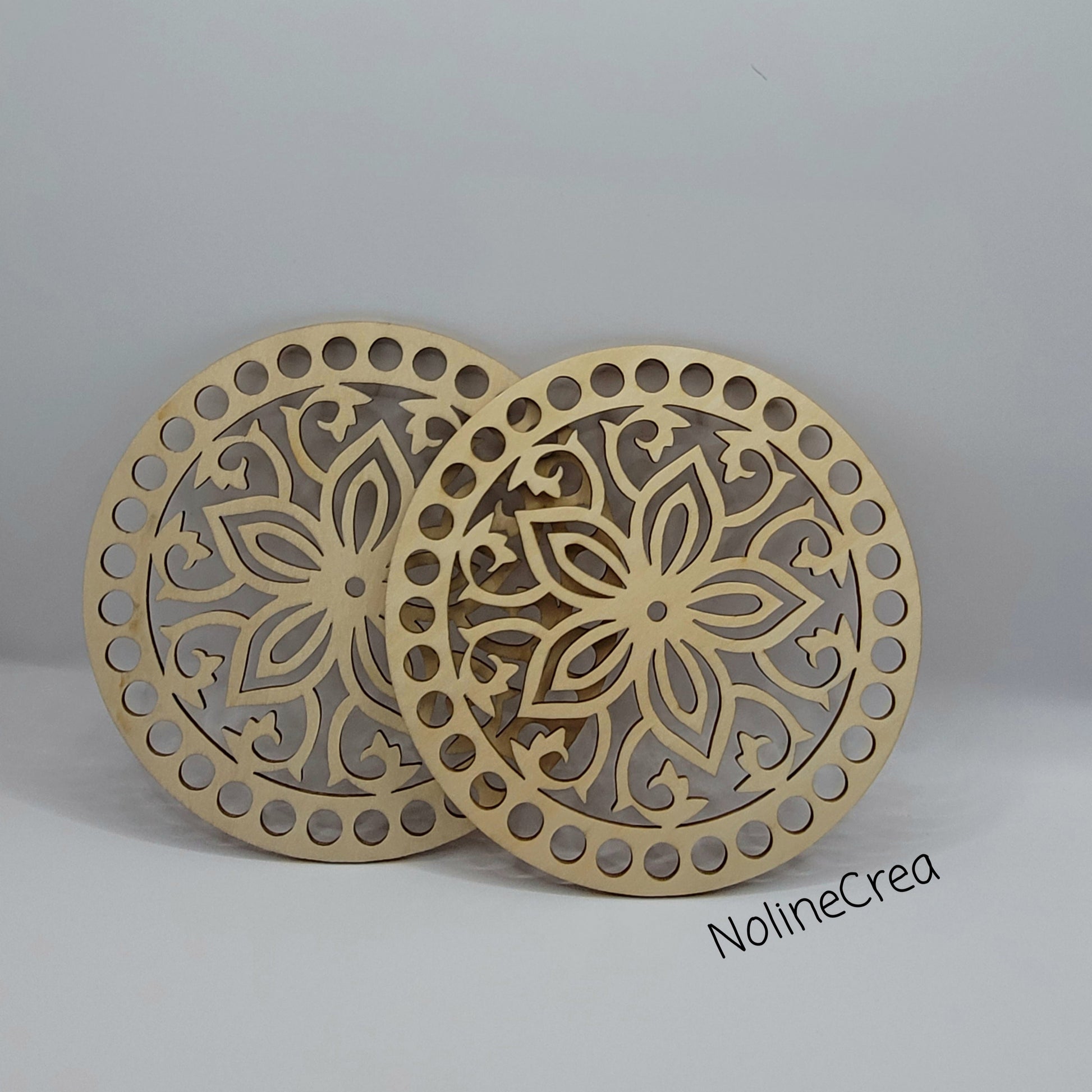 base en bois sculpté fleur