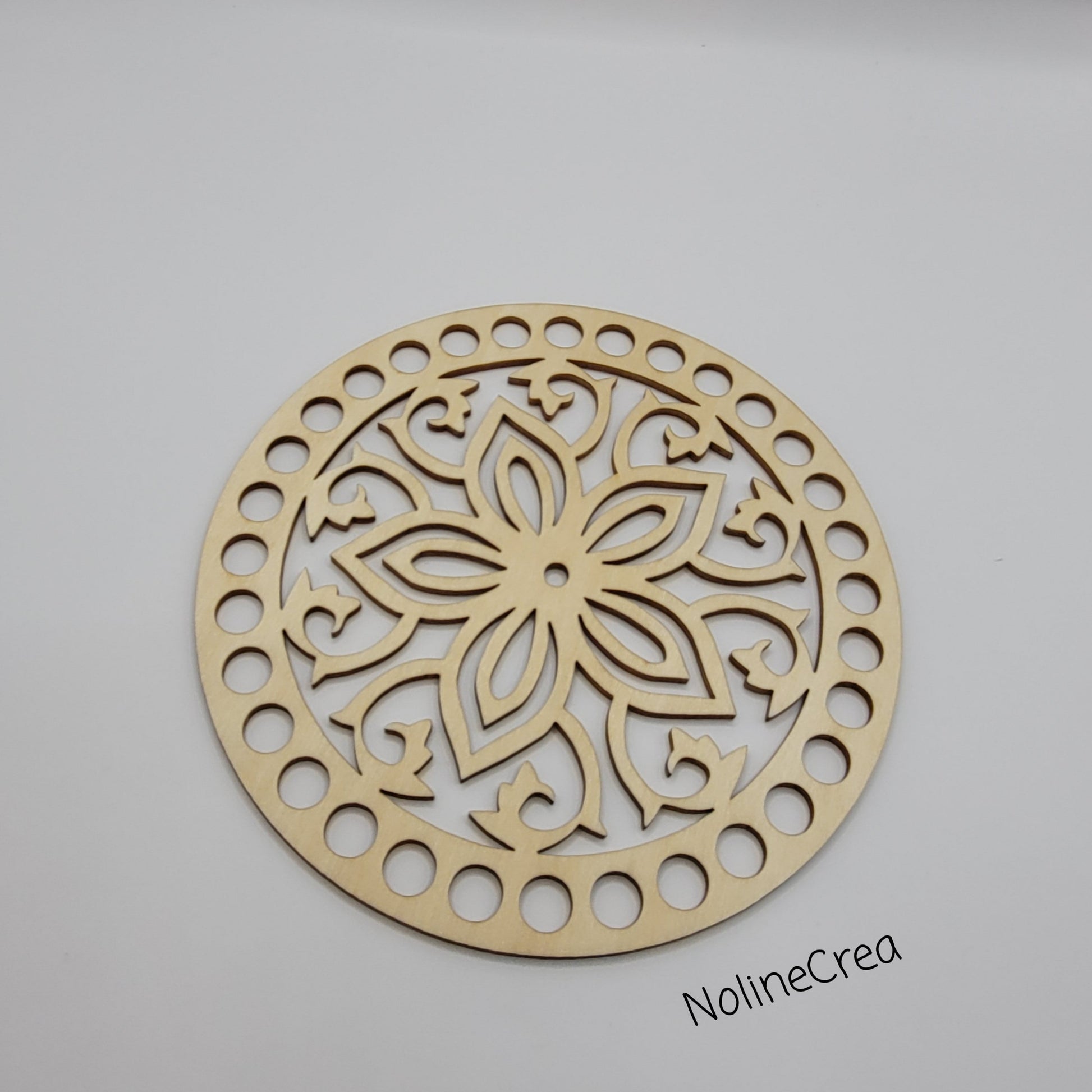 base en bois sculpté fleur