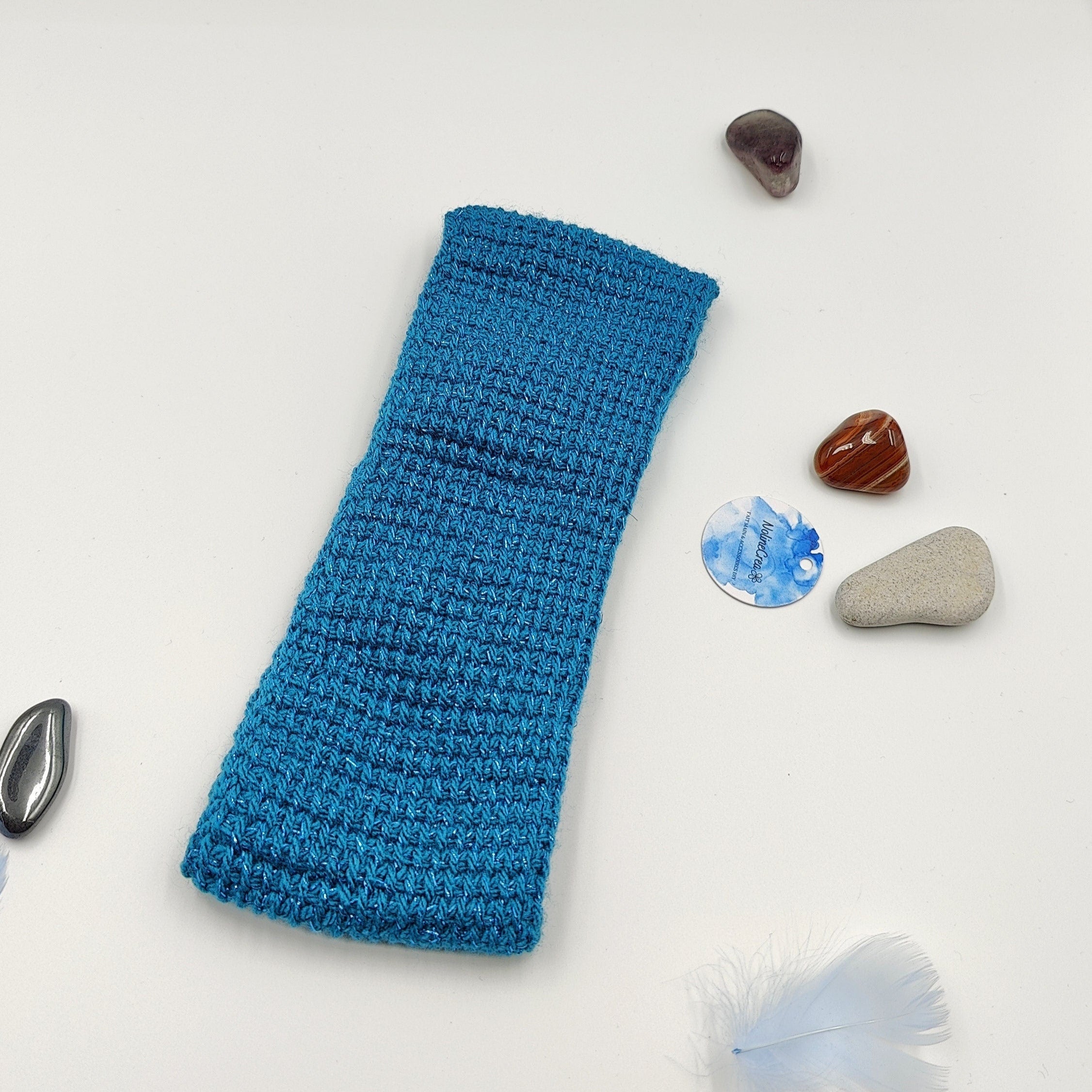 bandeau de tête au crochet fait avec fil brillant 
