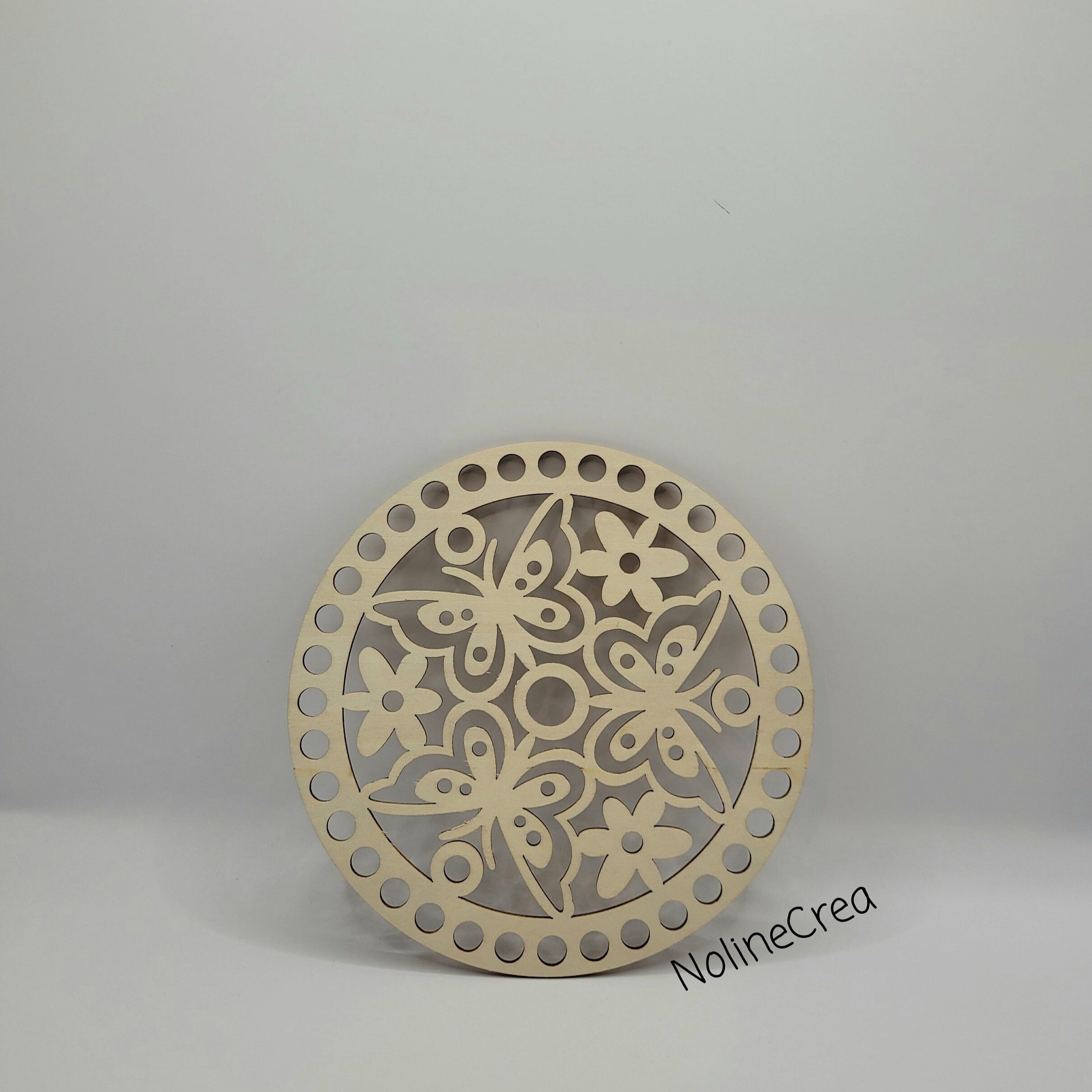 base en bois sculpté fleurs et papillons, pour création crochet