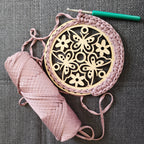 base en bois sculpté fleurs et papillons, pour création crochet
