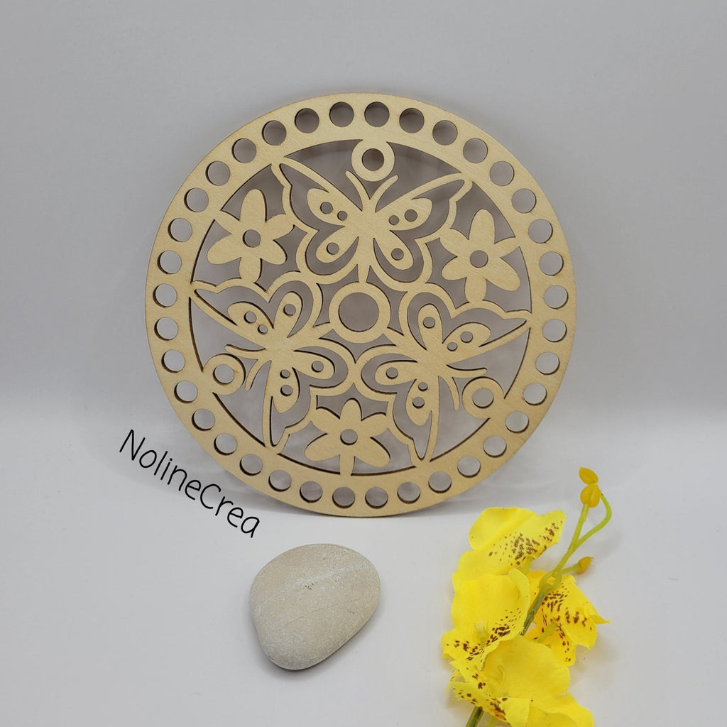 base en bois sculpté fleurs et papillons, pour création crochet