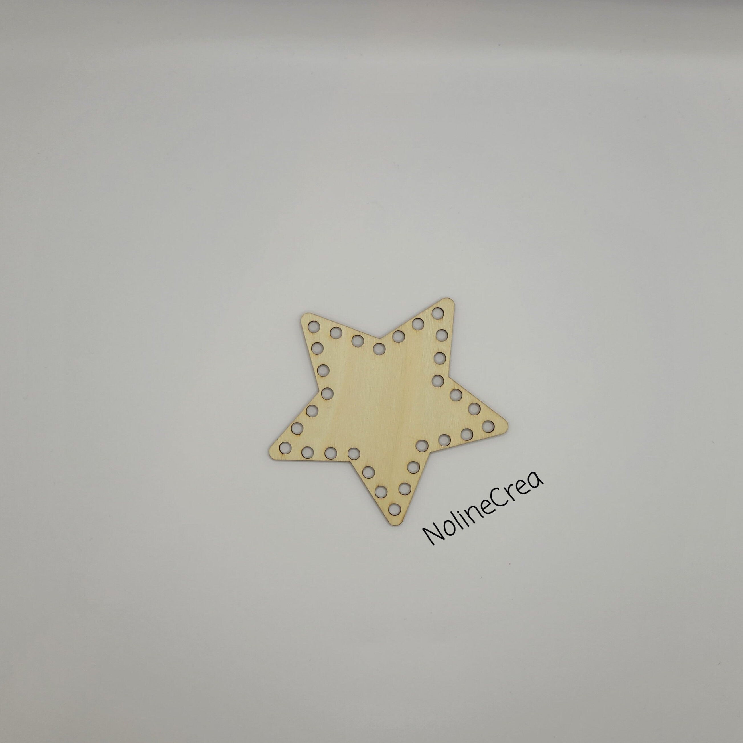 base en bois étoile 10cm pré percé motif pour création crochet