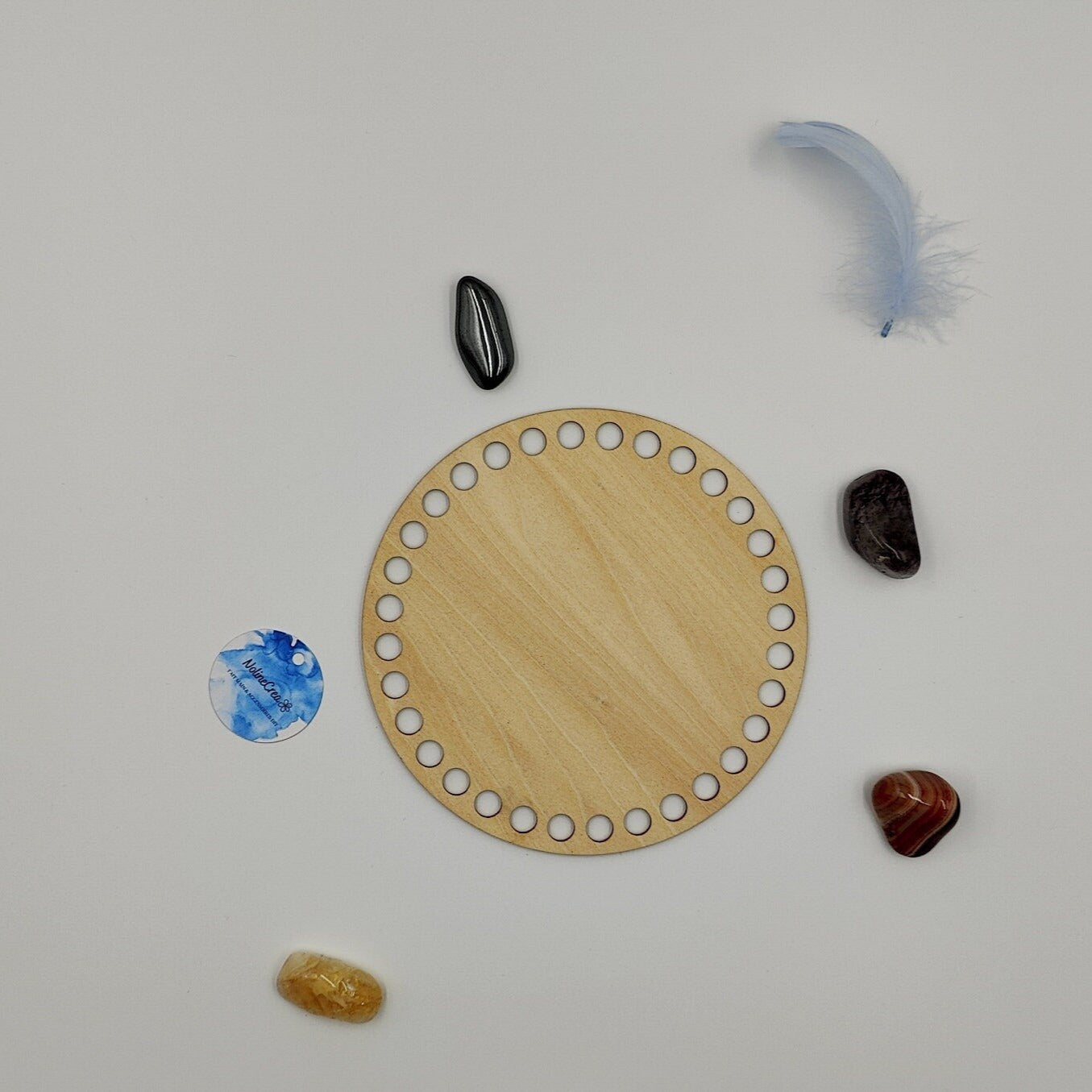 base en bois rond customiser dessin papillon pré percé pour création crochet
