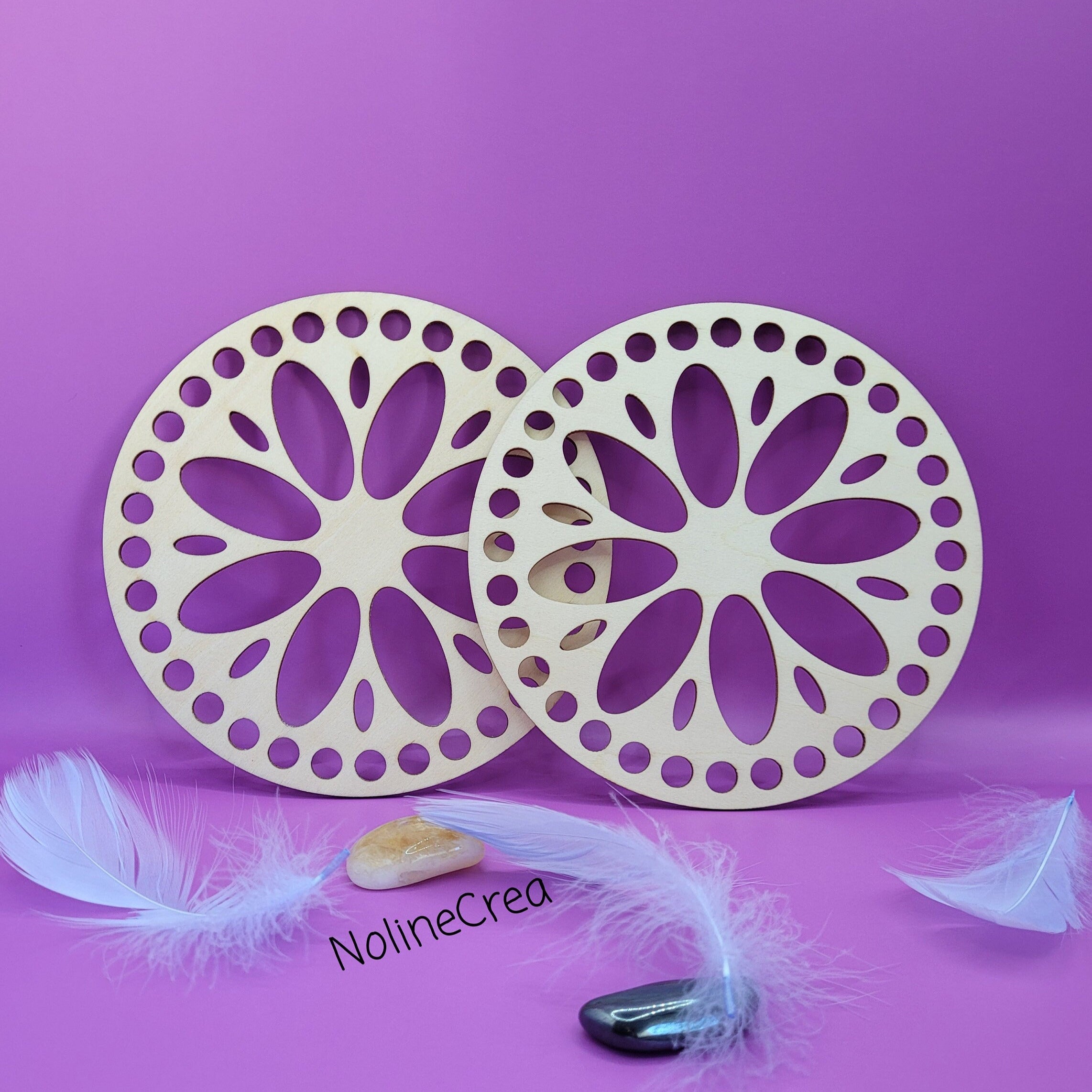 Base ronde en bois 15 cm motif grande rosace pour création crochet