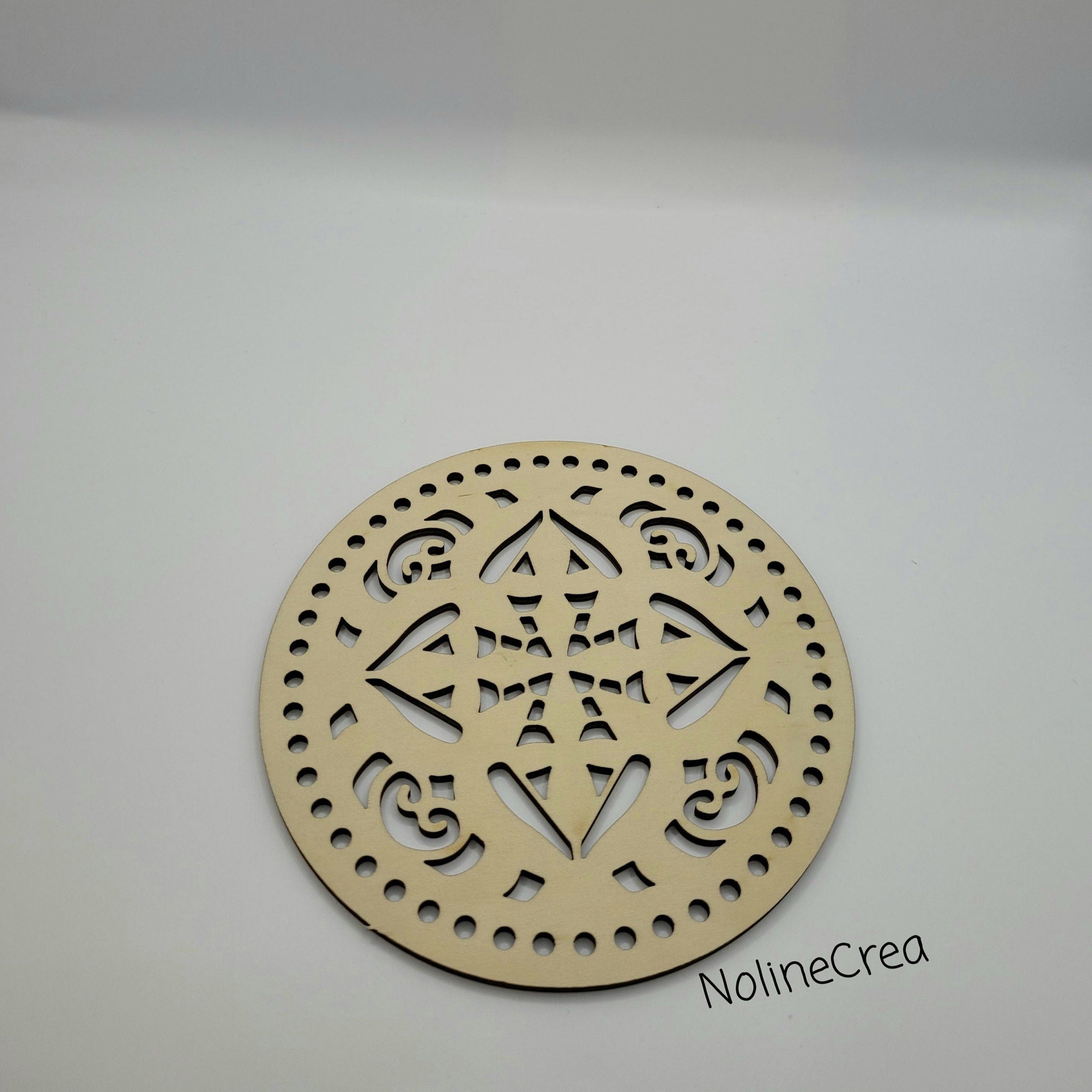 Base ronde en bois 15 cm sculpté style oriental pour création crochet