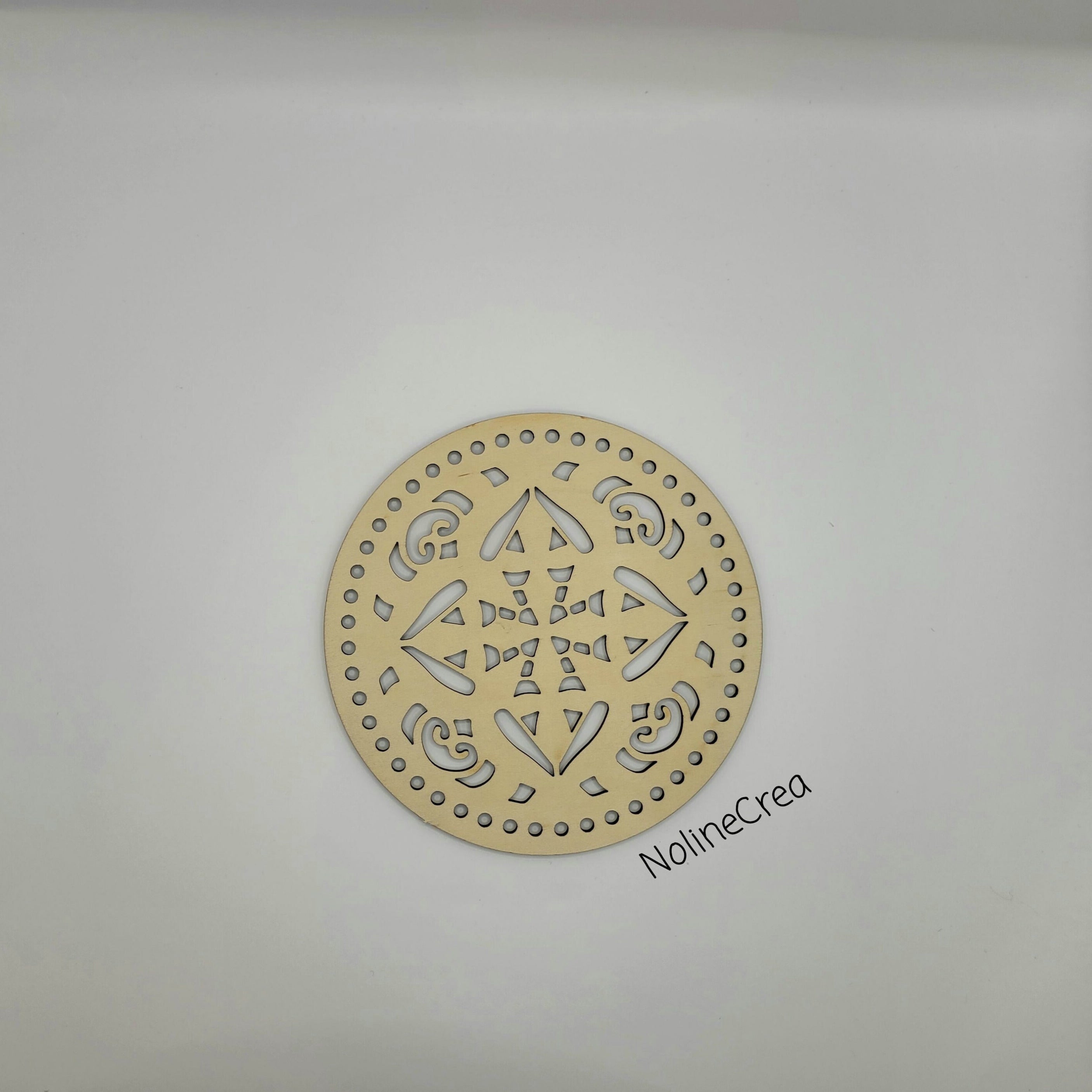 Base ronde en bois 15 cm sculpté style oriental pour création crochet