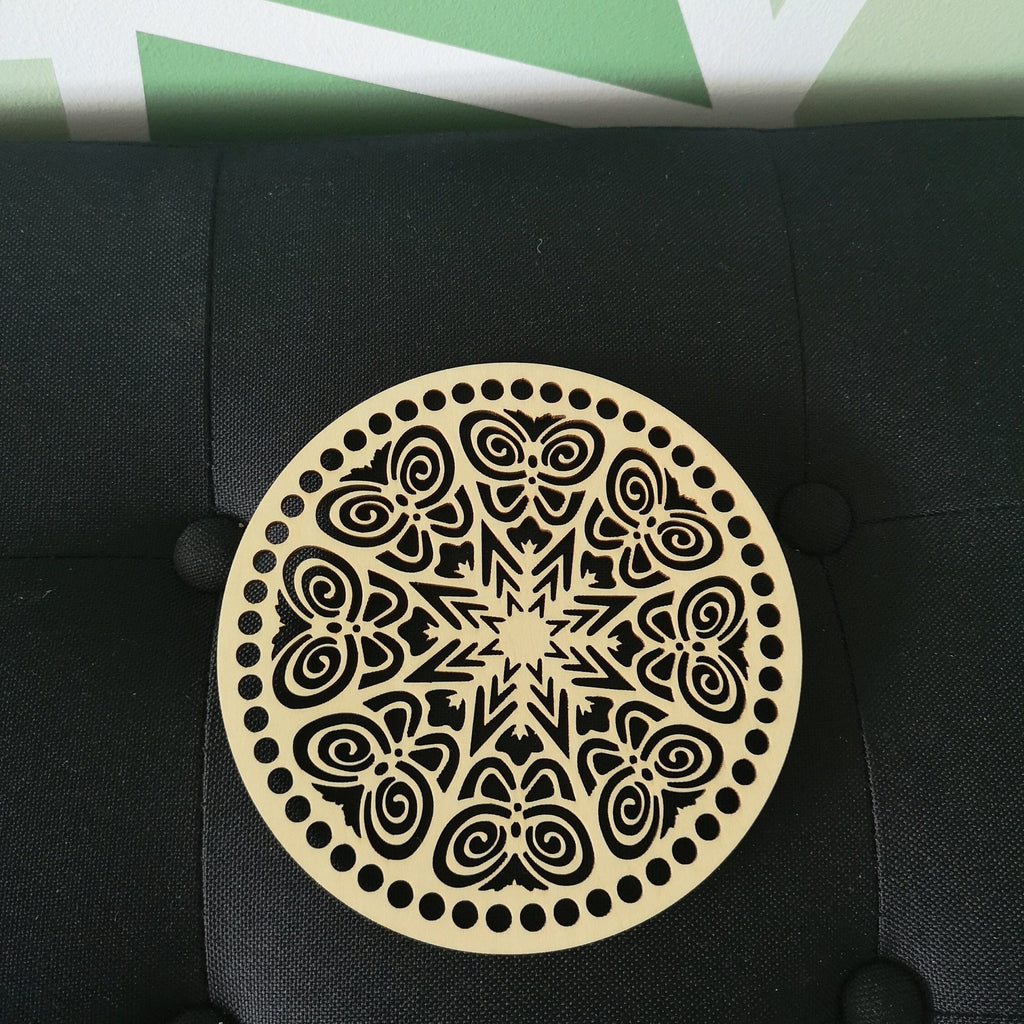 Base ronde en bois 15 ou 20 cm motif papillons pour création crochet