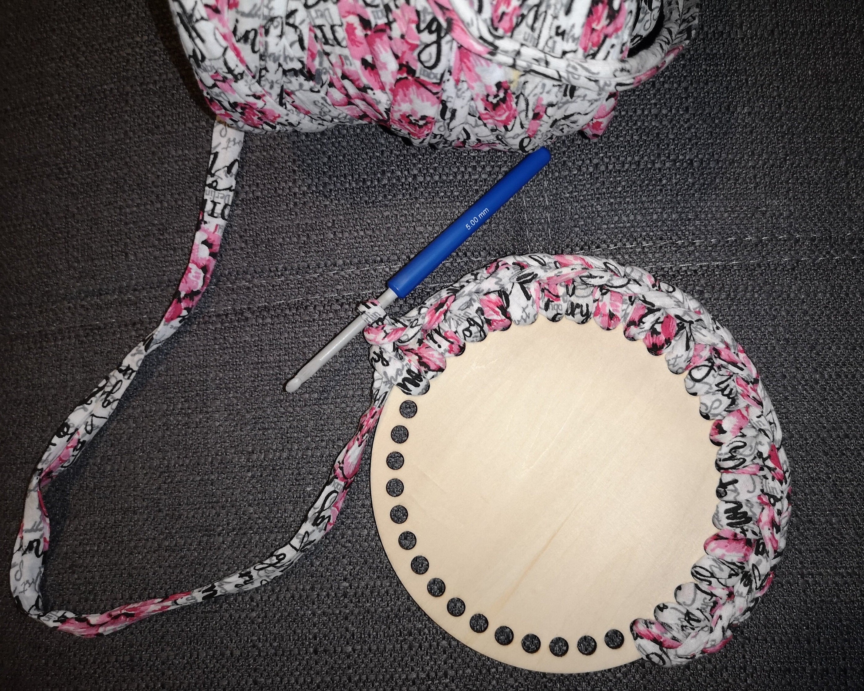 base en bois ronde pré-percer pour crochet