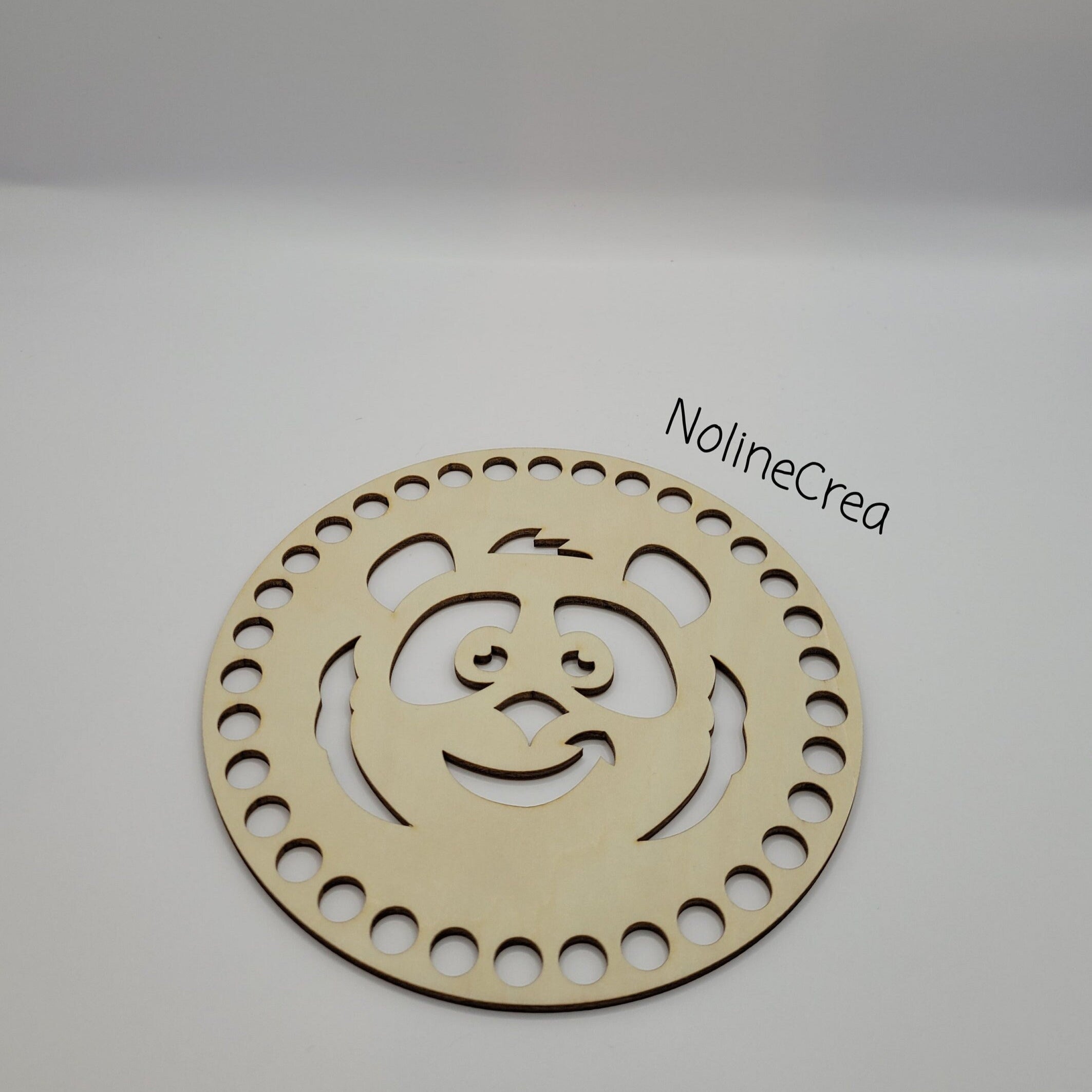 base en bois ronde 14 cm pré percé motif panda pour création crochet