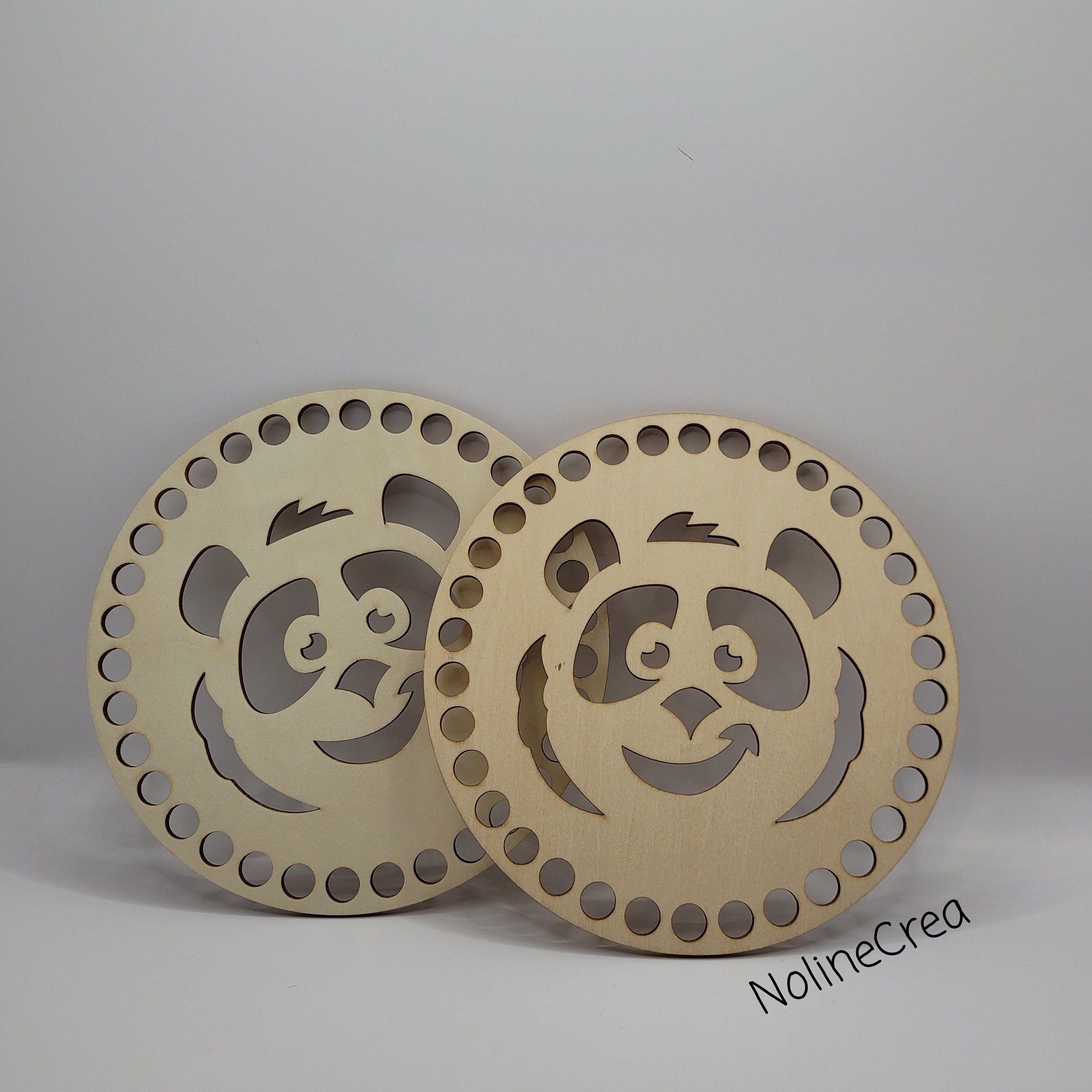 base en bois ronde 14 cm pré percé motif panda pour création crochet