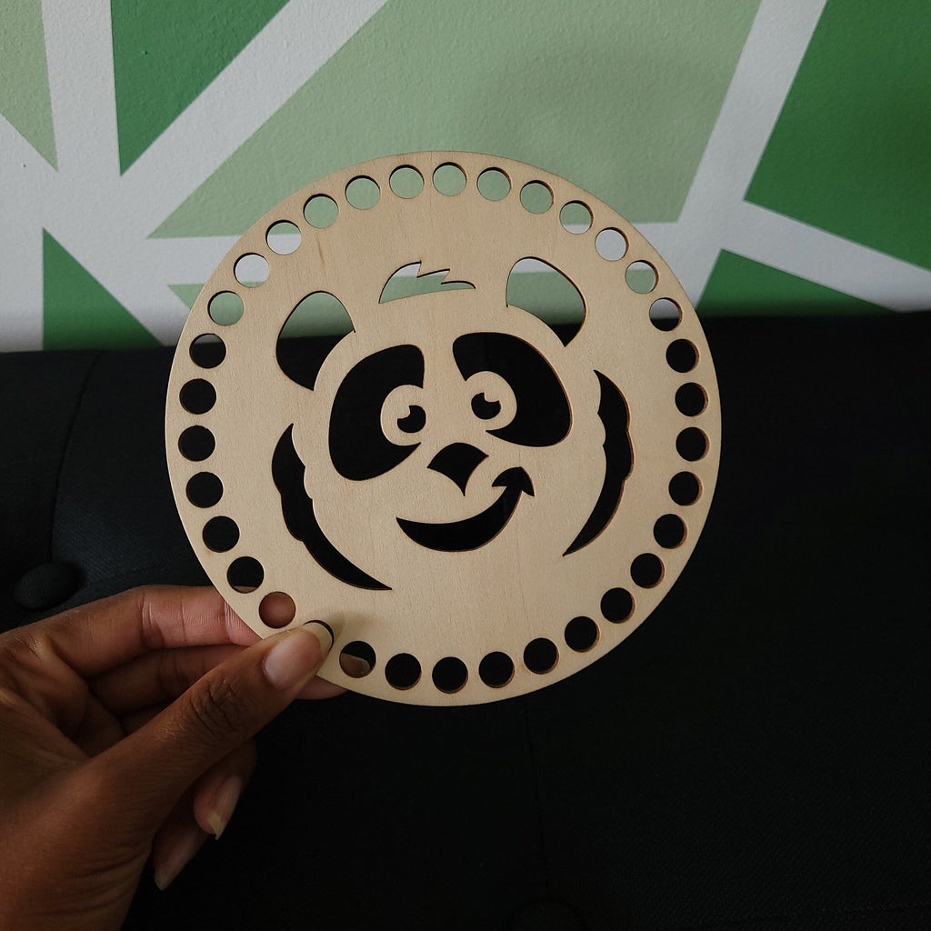base en bois ronde 14 cm pré percé motif panda pour création crochet