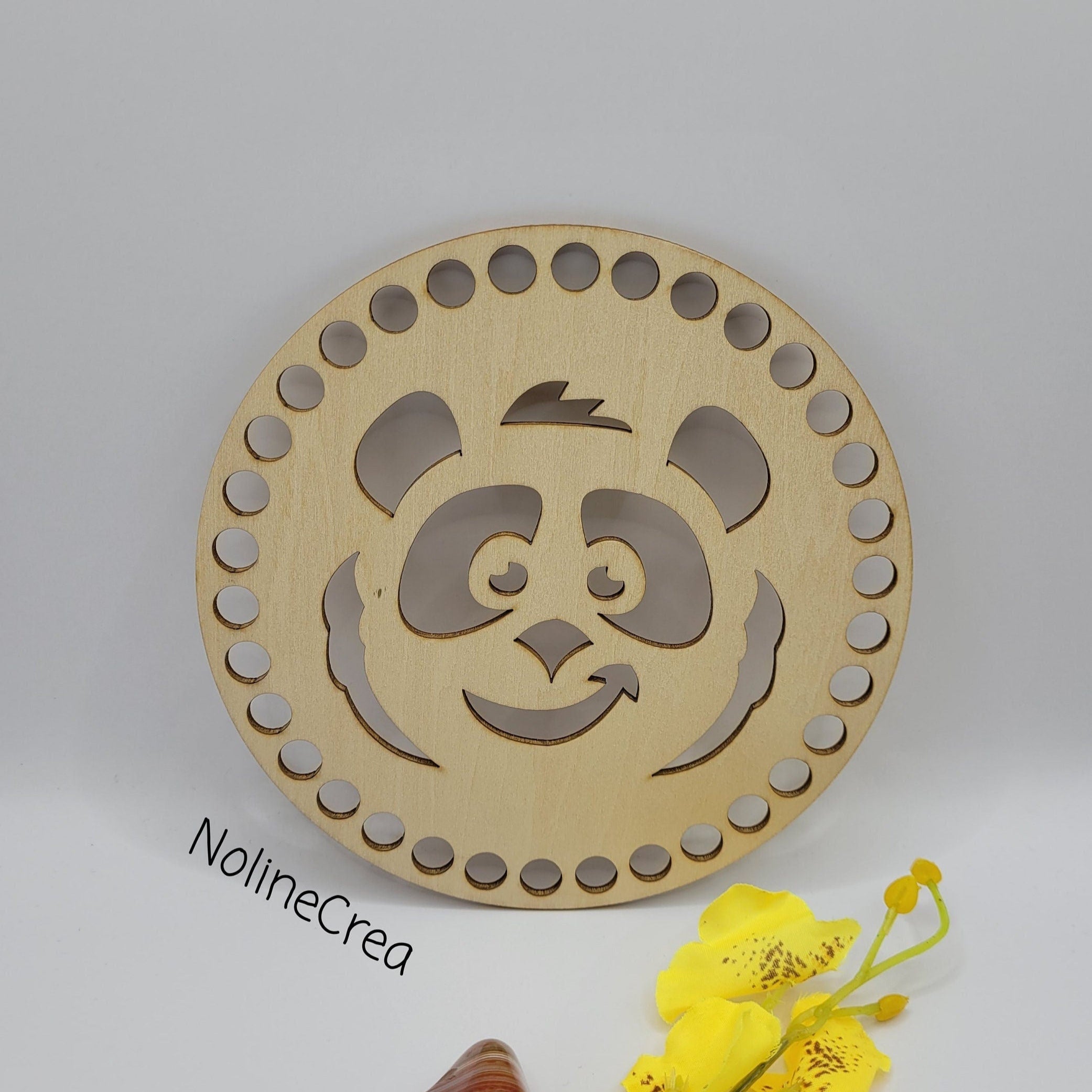 base en bois ronde 14 cm pré percé motif panda pour création crochet