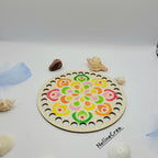 base en bois 15 cm avec dessin mandala fait au crayon