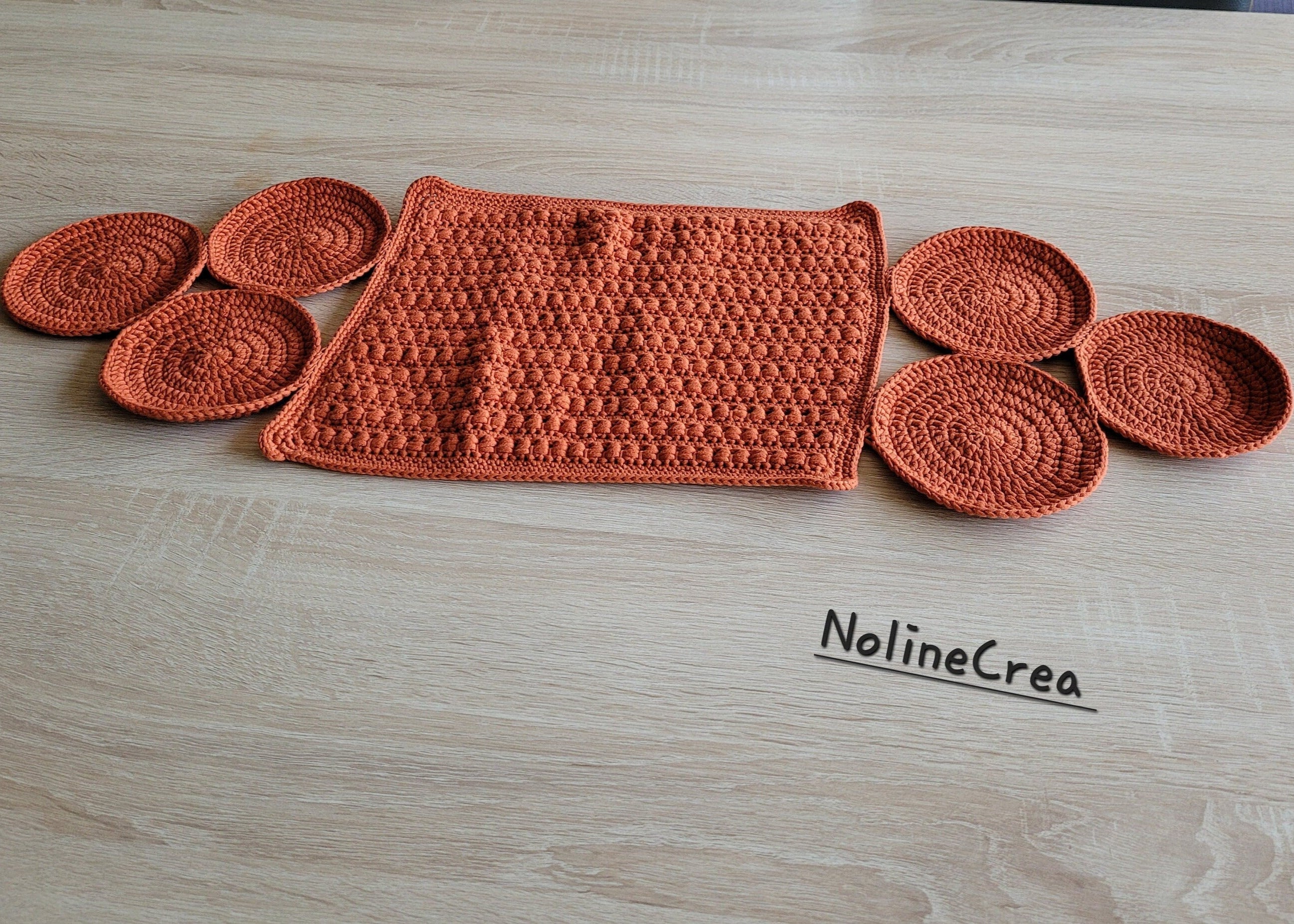centre de table orange fais main au crochet