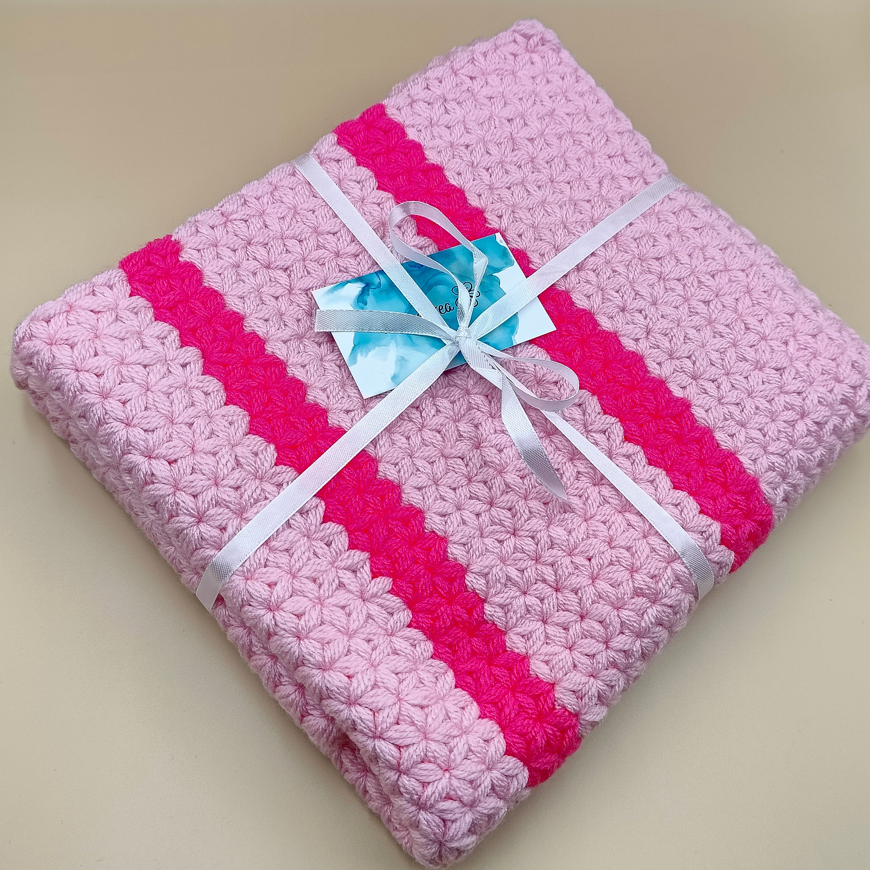 Couverture bébé fait main au crochet - Deux tons de rose - Taille 57 cm x 76 cm