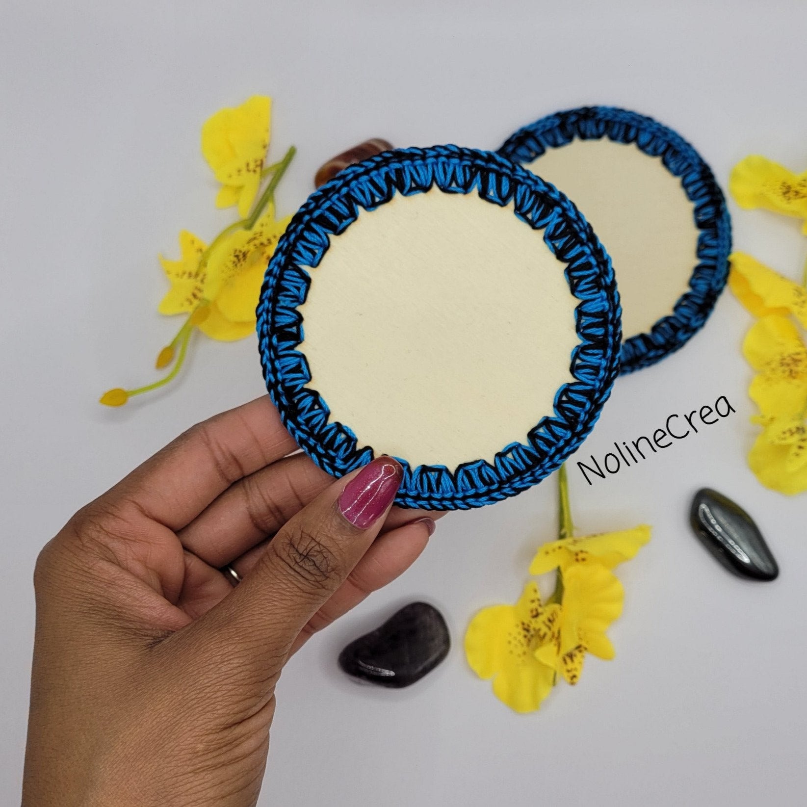 dessous de tasse ou verre base rond  bleu et noir