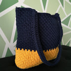 Grand sac porté épaule, fait main au crochet couleur bleu et jaune
