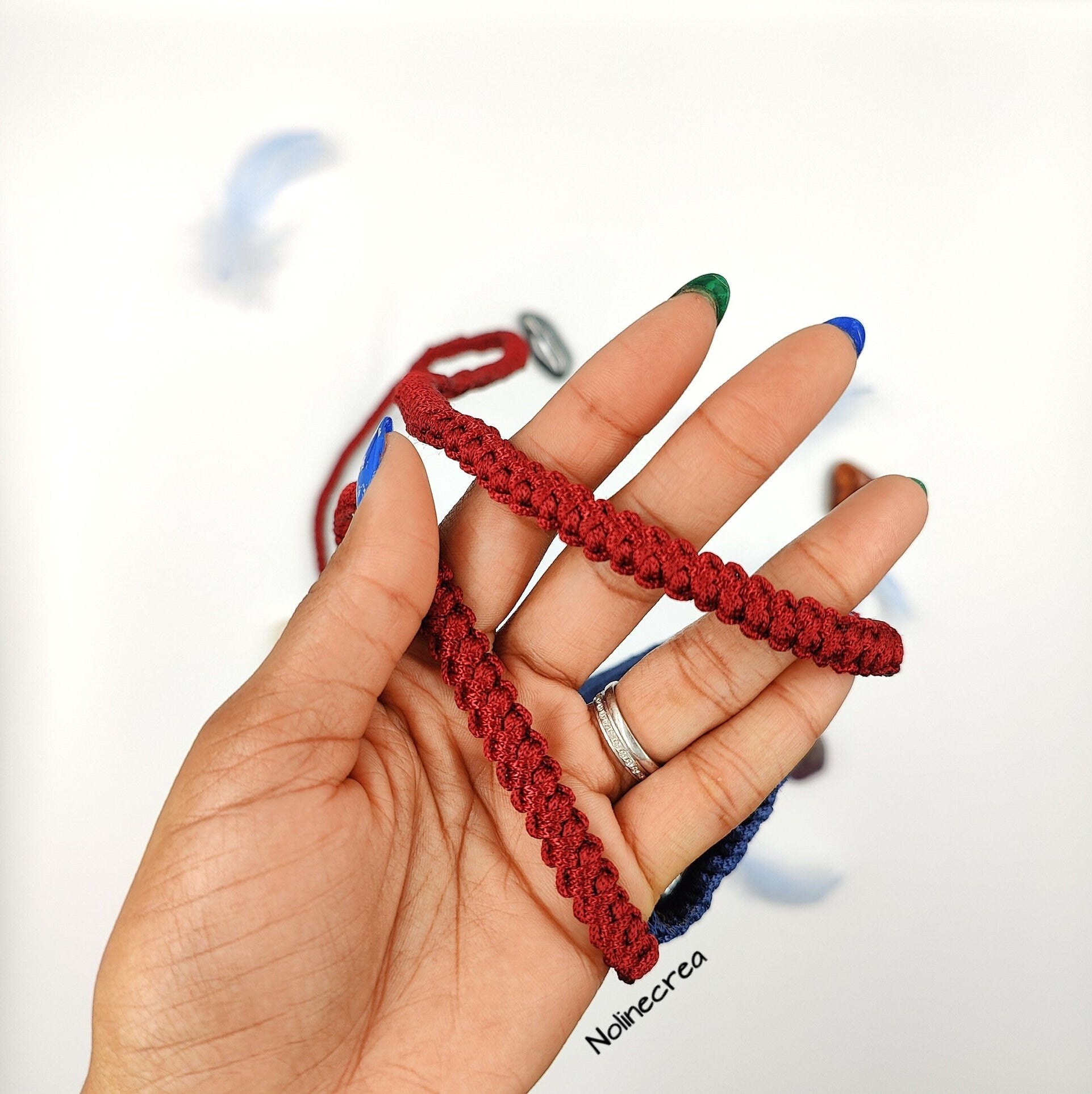 Housse de téléphone fait main au crochet, avec bandoulière rouge