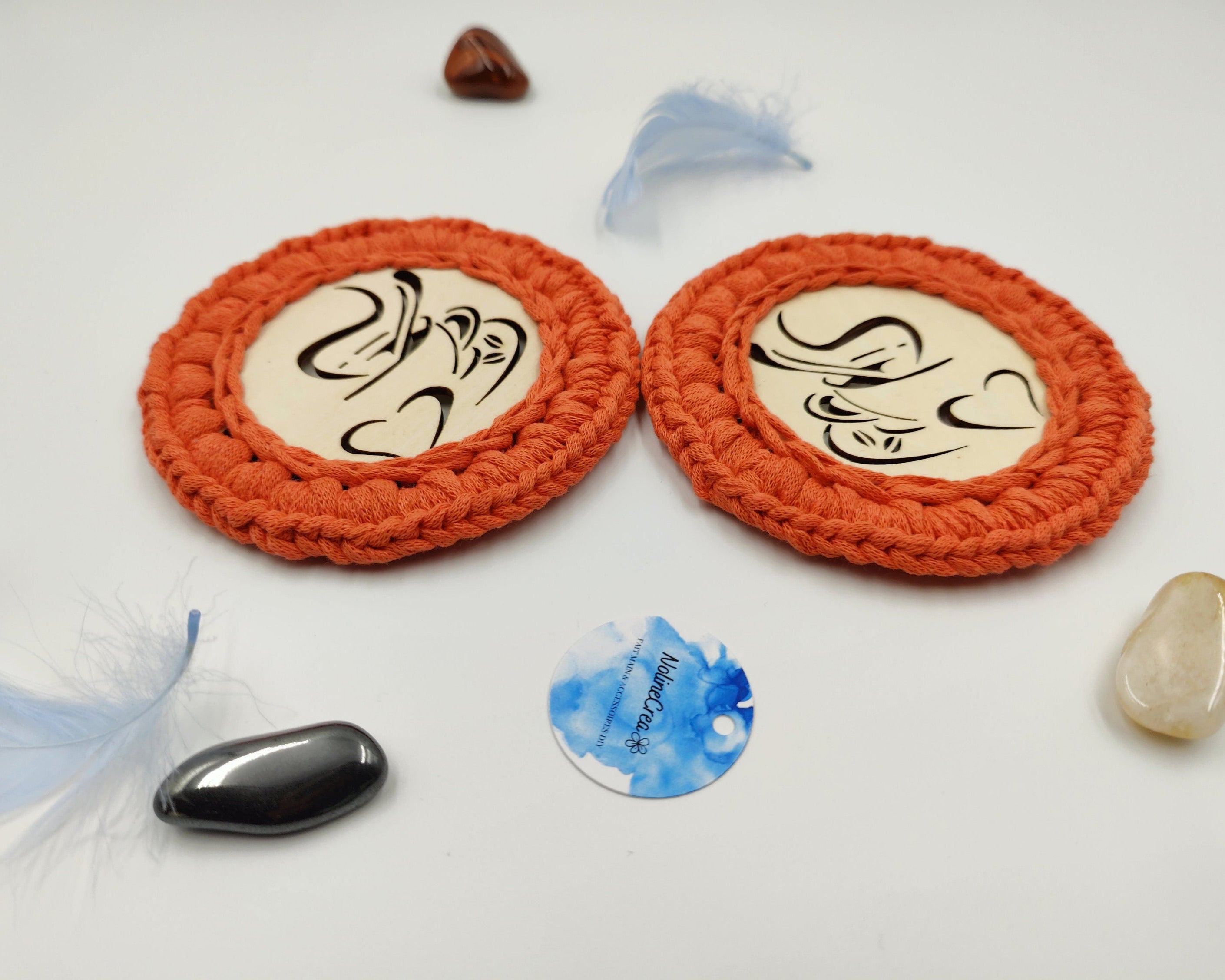 lot de deux set de dessous de tasse ou de verre, entourée de fil ruban orange