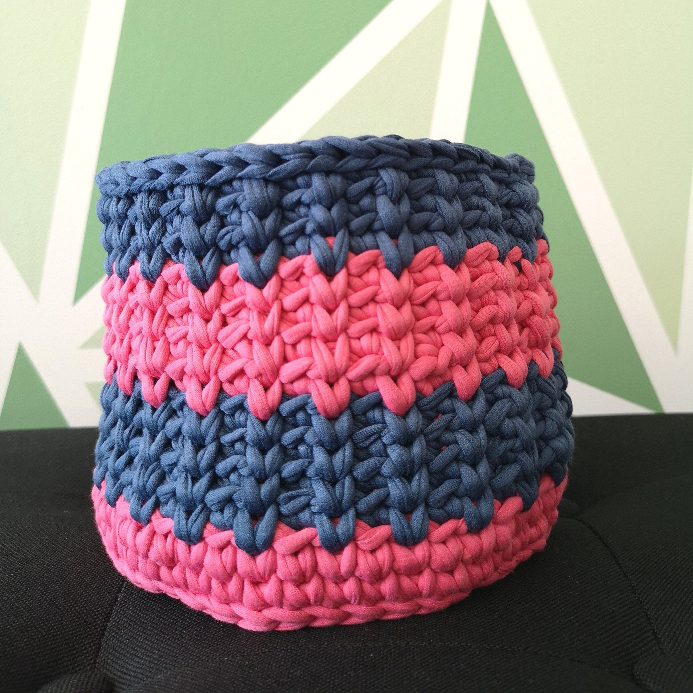 pot au crochet rose et bleu