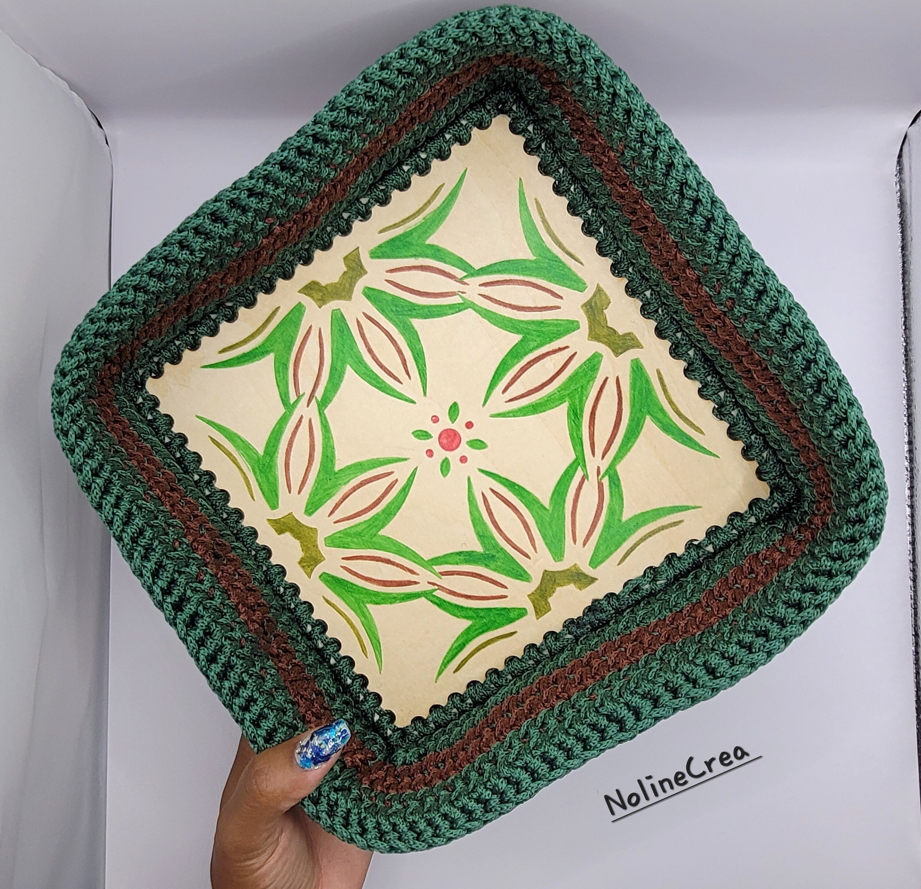 Panier au crochet base en bois carrée customiser dessin mandala