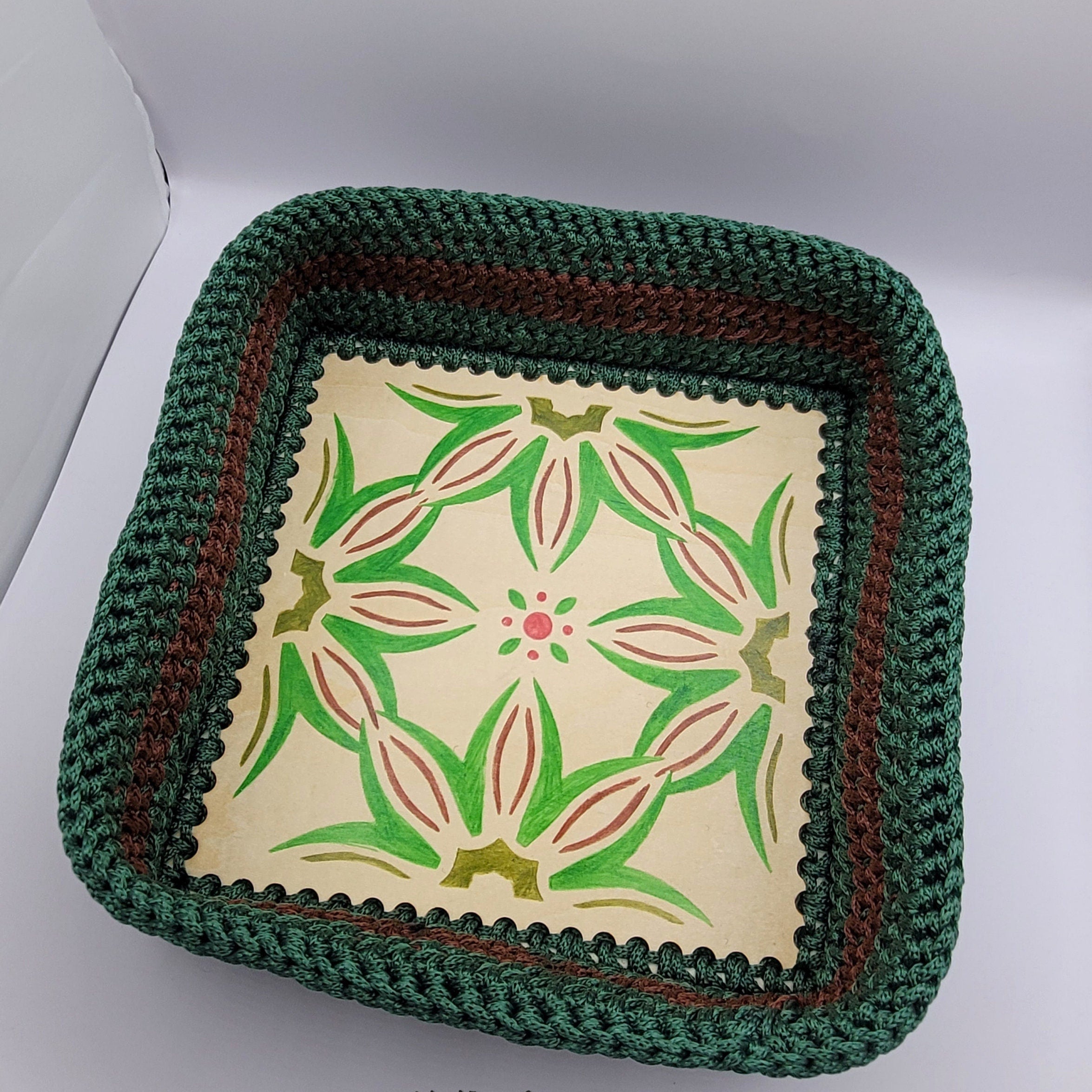 Panier au crochet base en bois carrée customiser dessin mandala