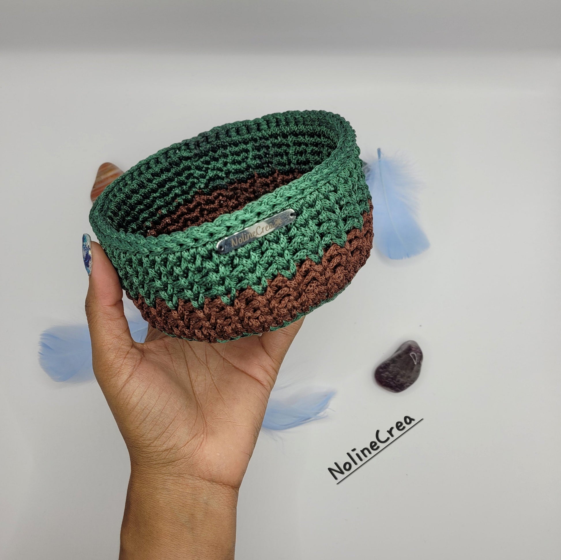 panier de rangement au crochet vert et marron