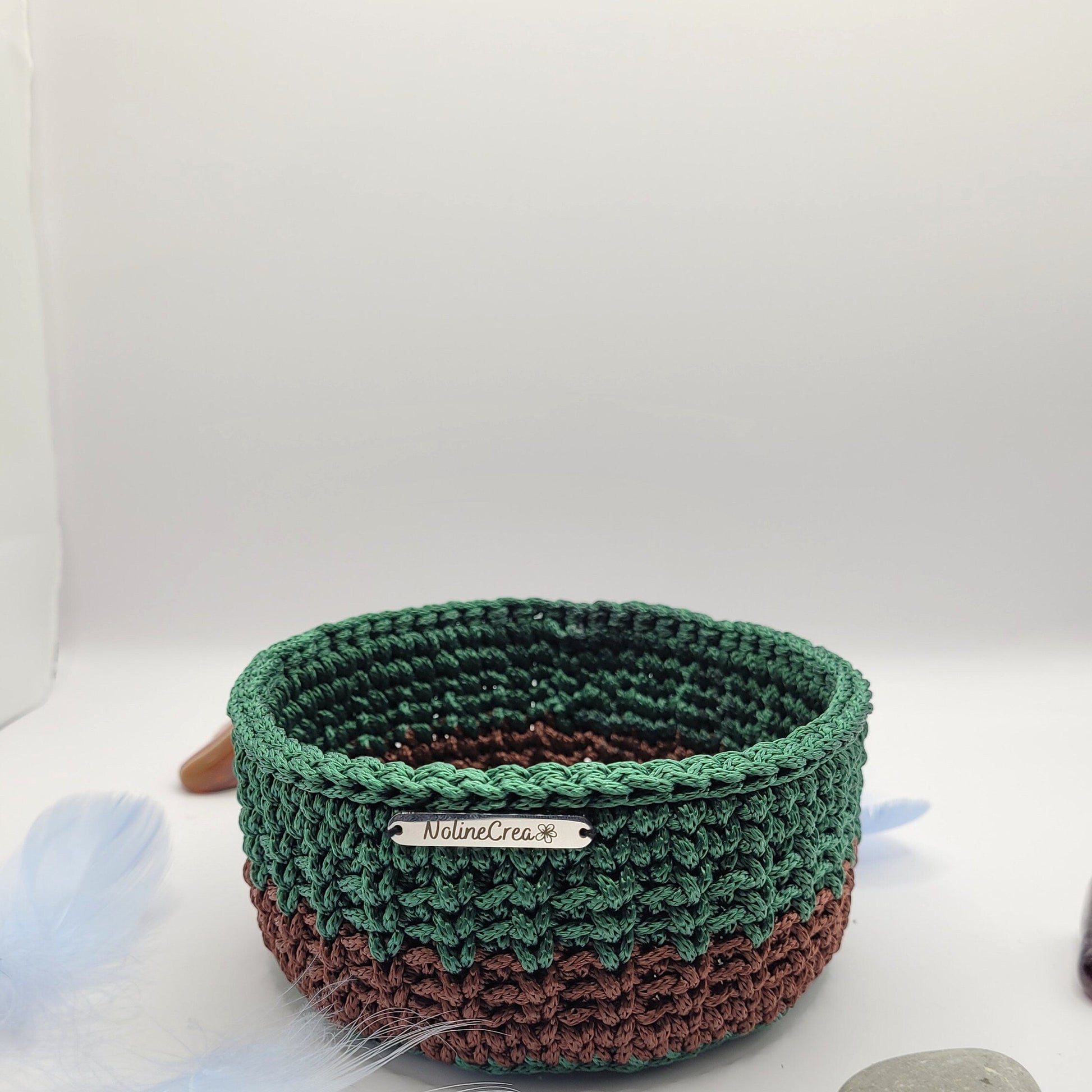 Panier de rangement au crochet vert et marron