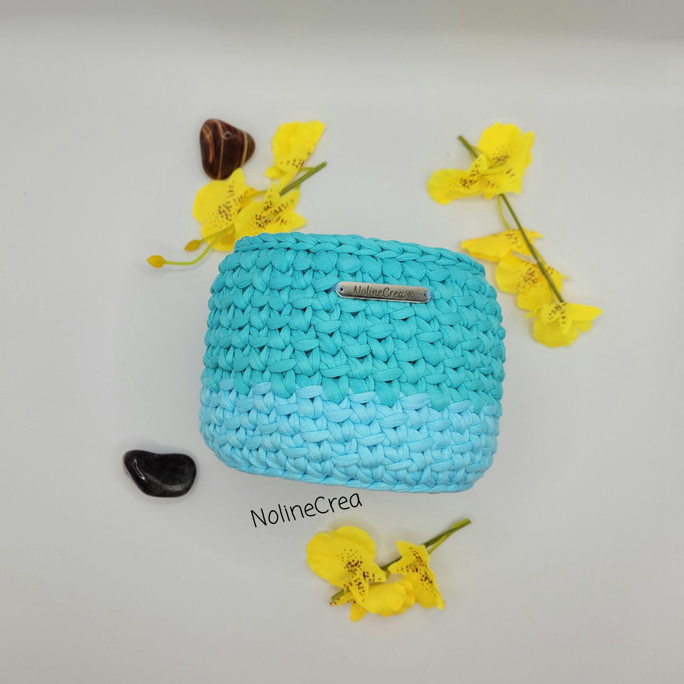 Petit panier au crochet nuance de bleu