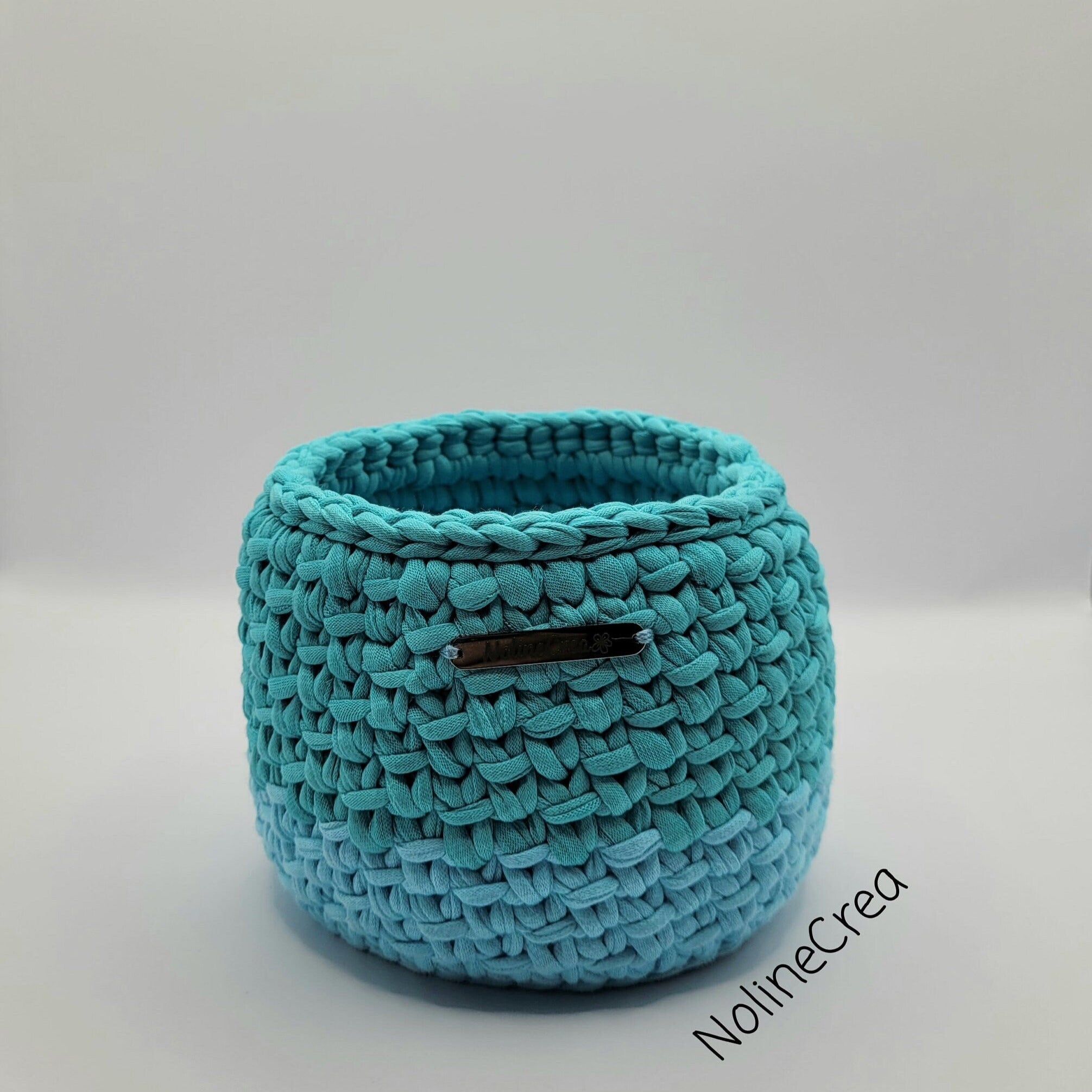 Petit panier au crochet nuances de bleu