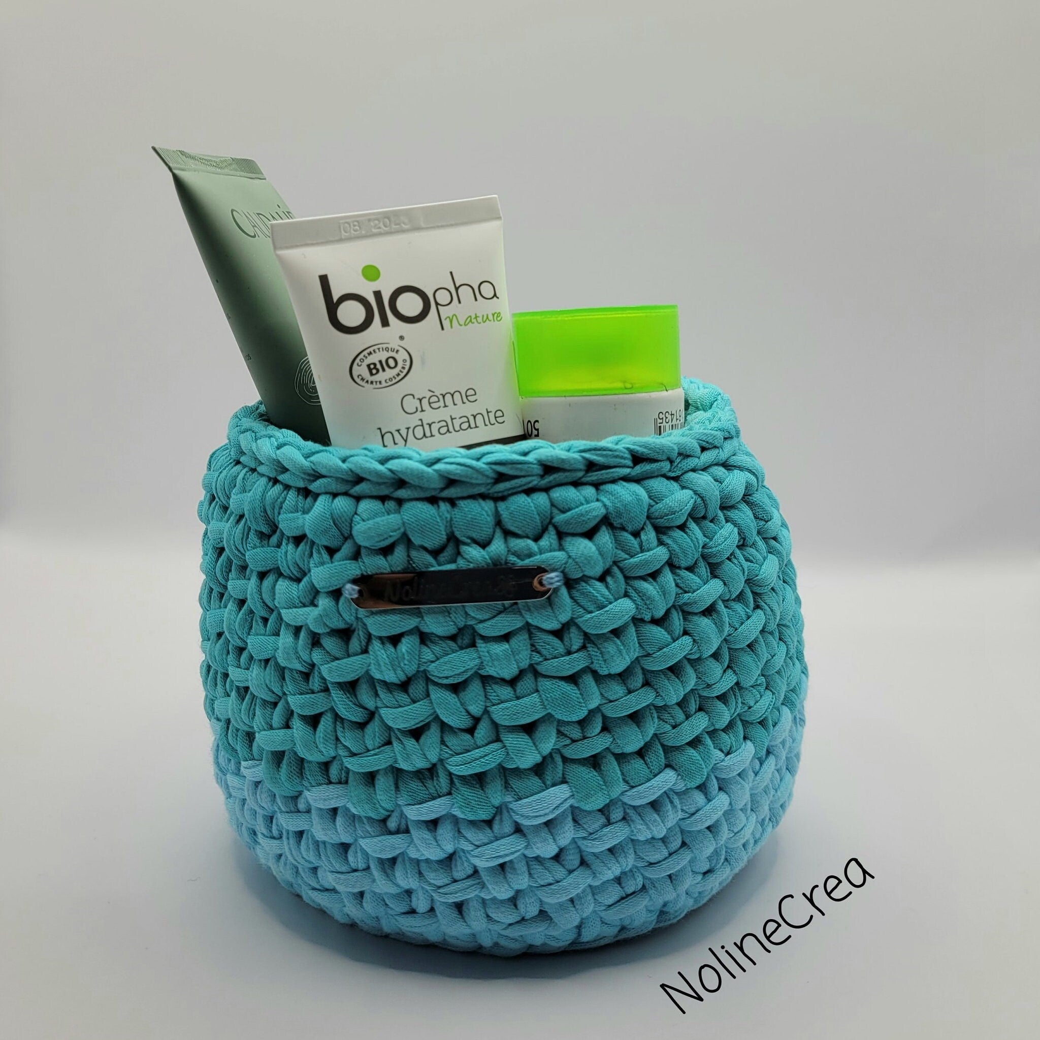 Petit panier au crochet nuances de bleu
avec exemple de produits