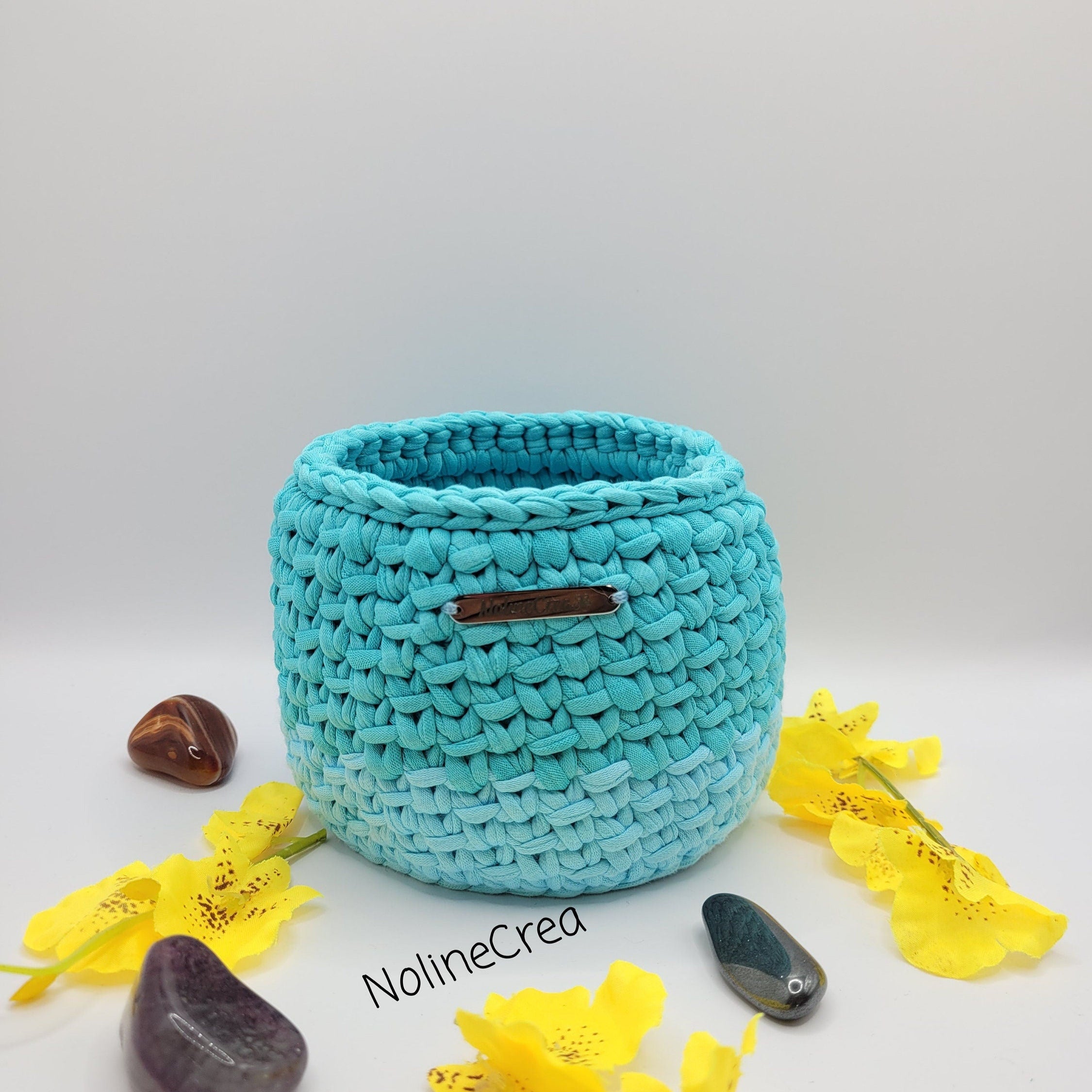 Petit panier au crochet nuances de bleu