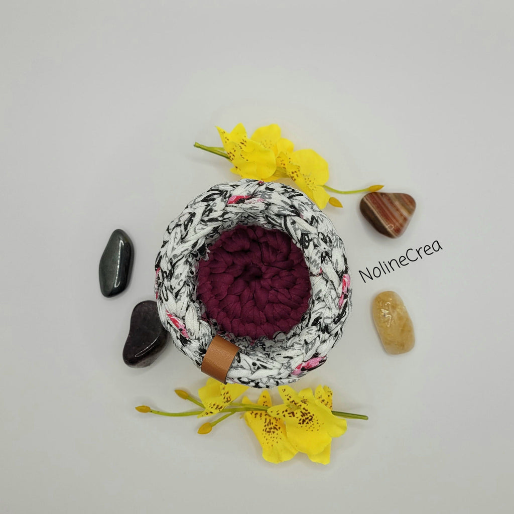 Petit pot au crochet base ronde imprimé rose, blanc et noir