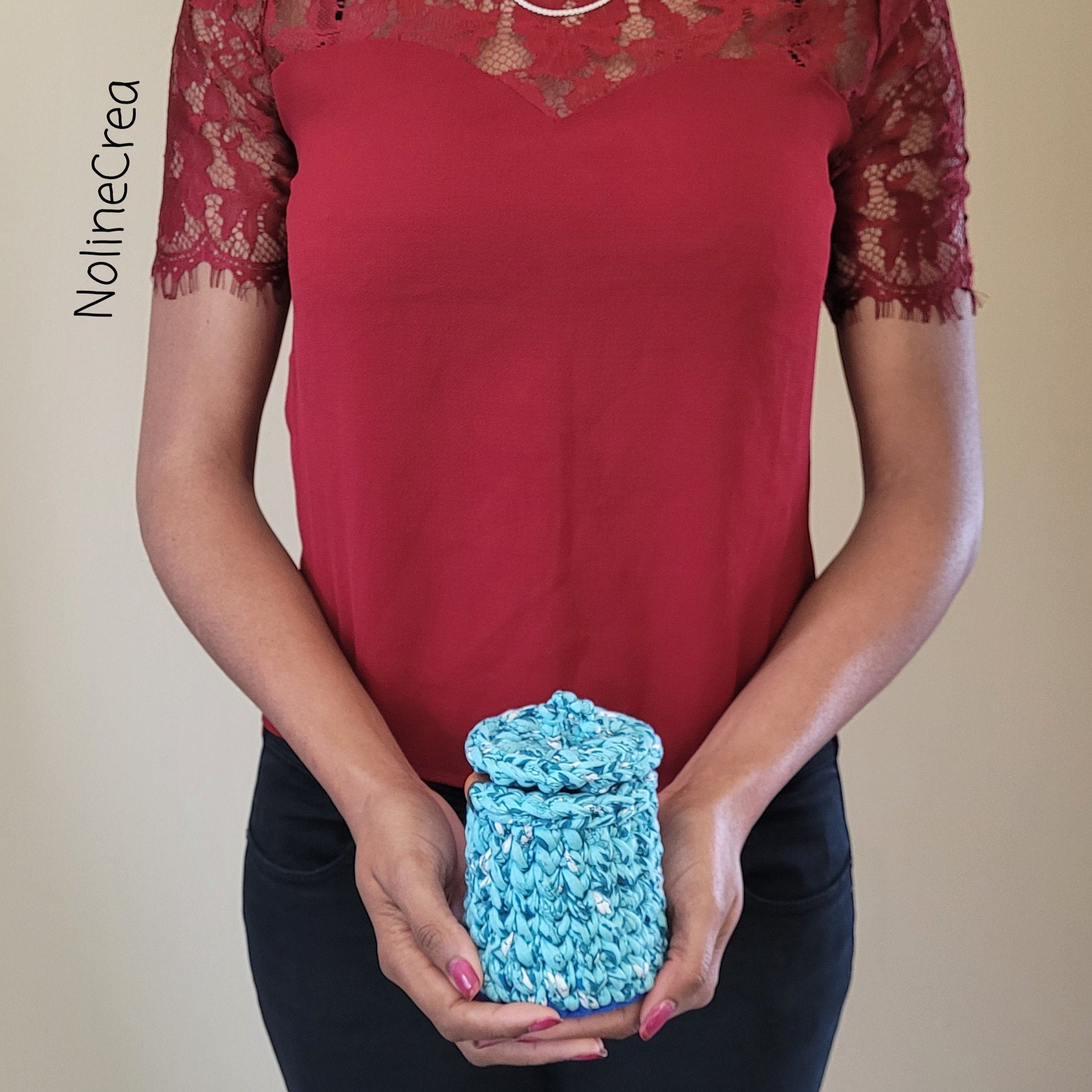 Petit pot au crochet base ronde imprimé bleu et blanc