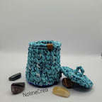 Petit pot au crochet base ronde imprimé bleu et blanc