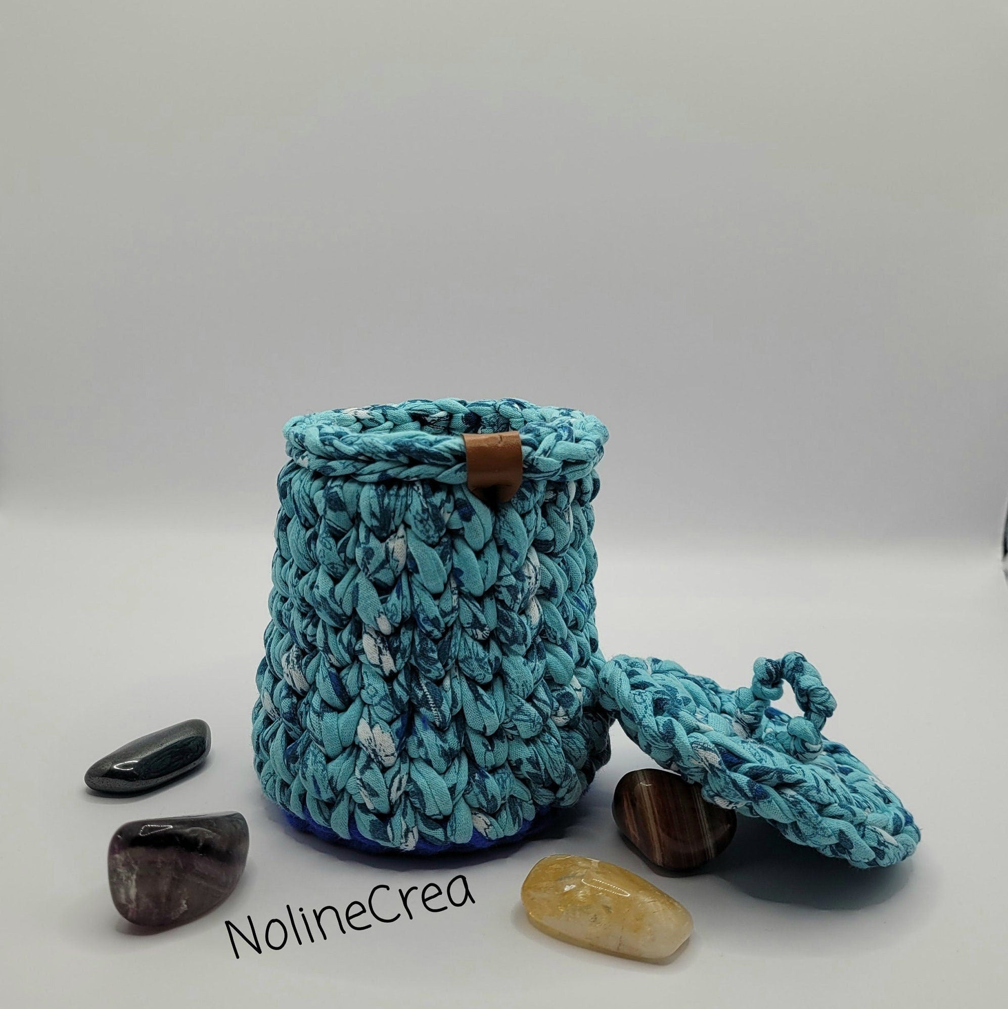 Petit pot au crochet base ronde imprimé bleu et blanc