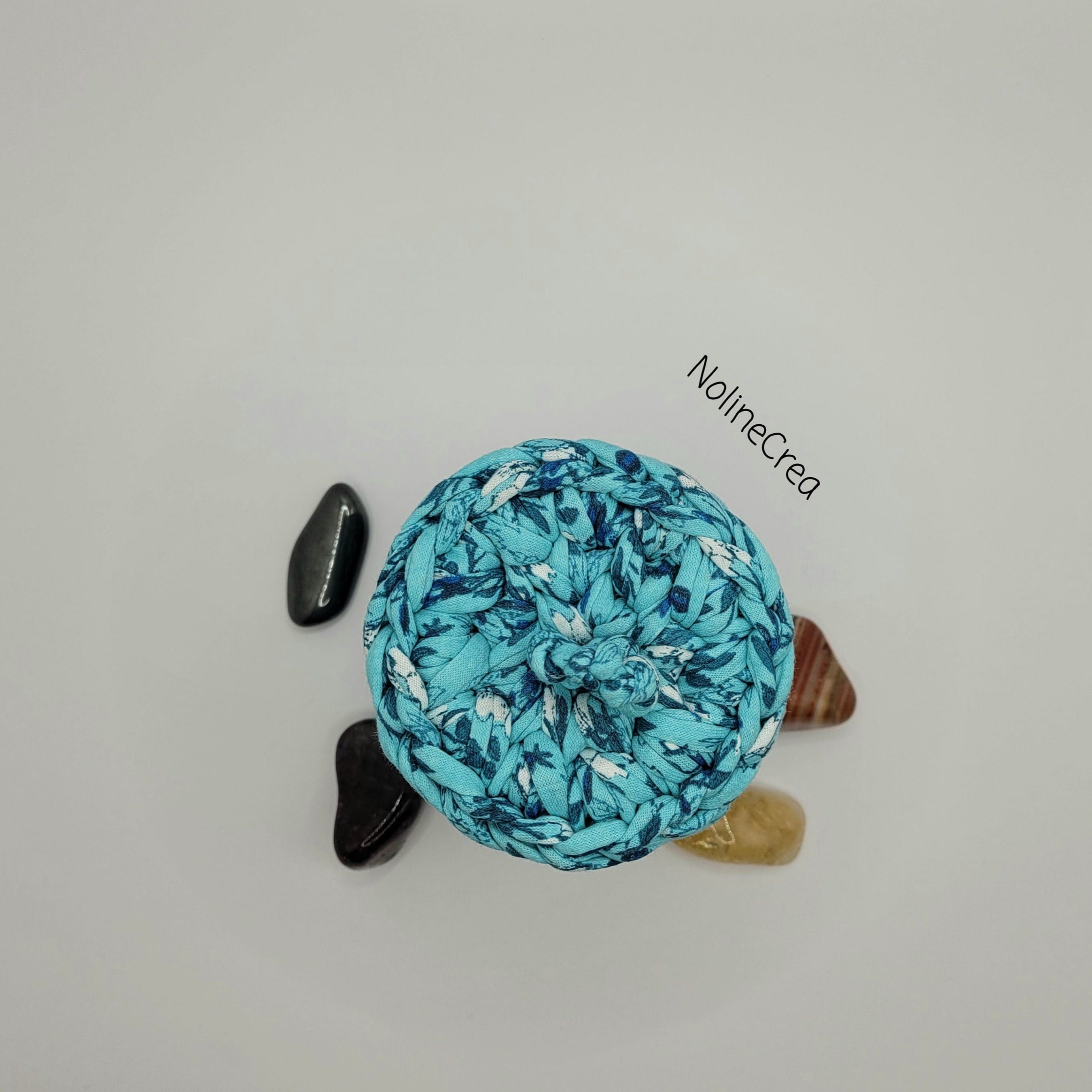 Petit pot au crochet base ronde imprimé bleu et blanc