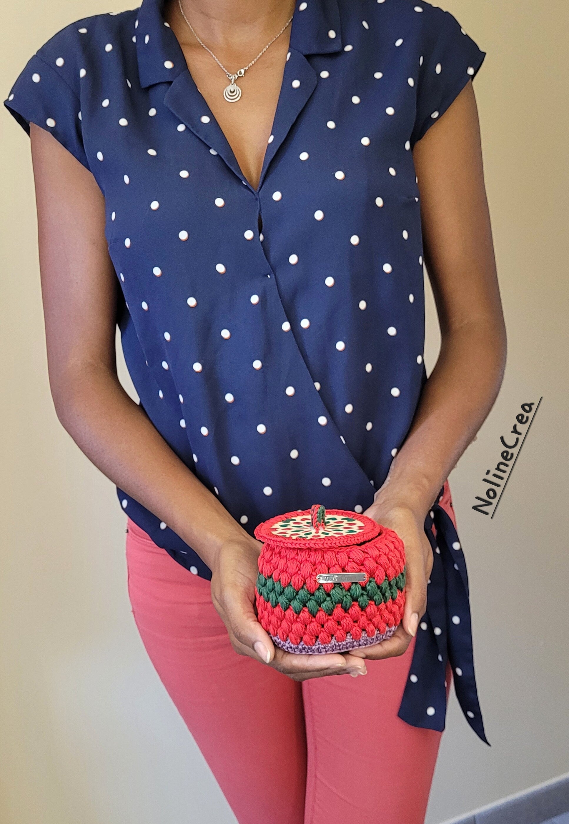 Petit pot fil coton rouge et vert avec couvercle customiser