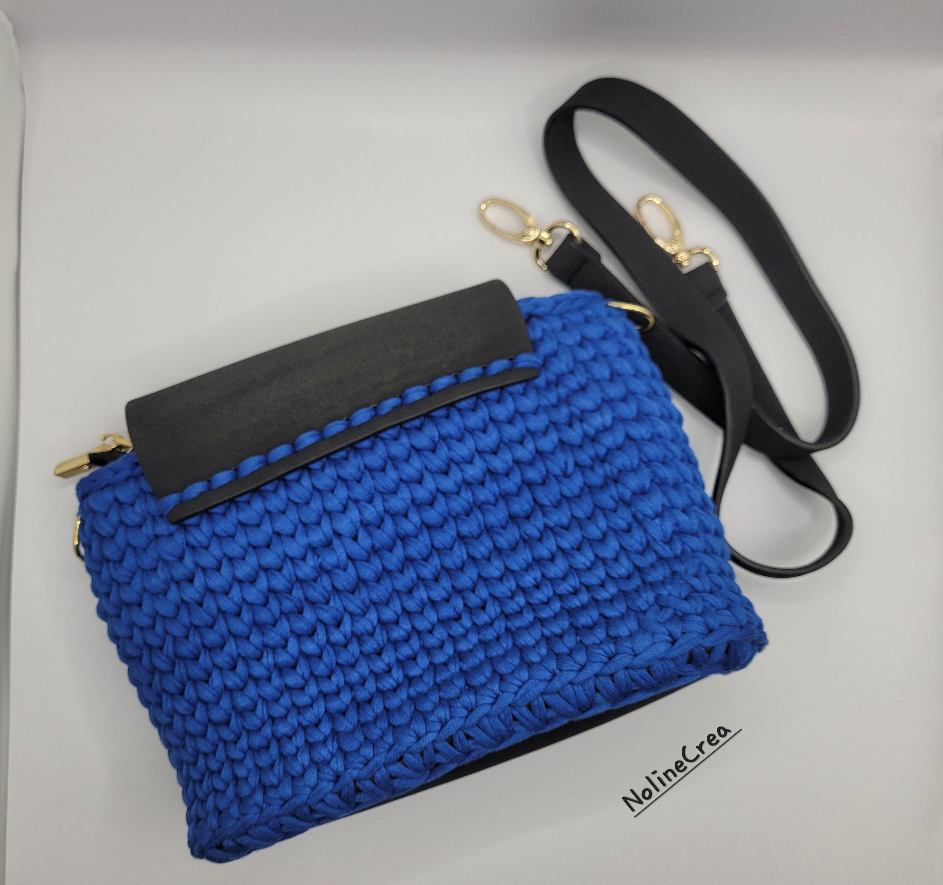 Petit sac a main bleu au crochet point épis