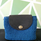 Petit sac a main bleu au crochet point épis
