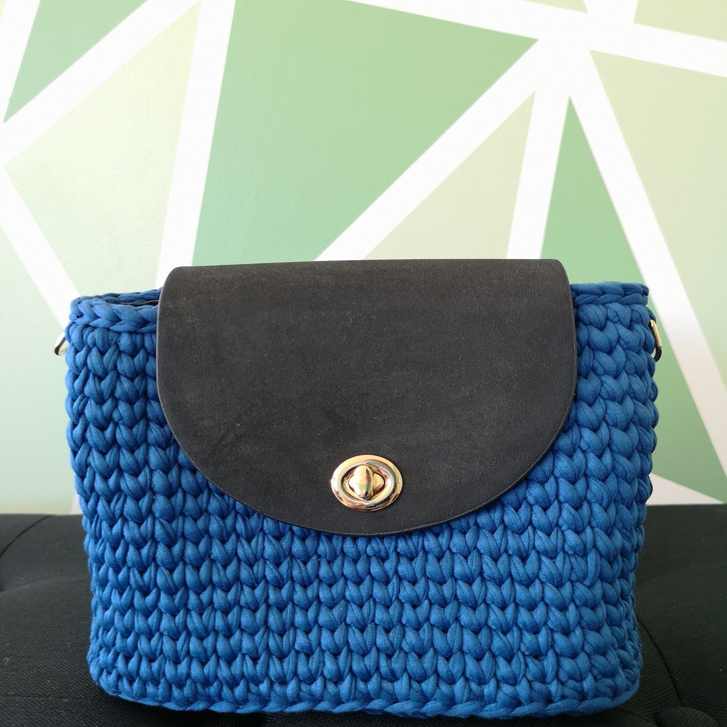 Petit sac a main bleu au crochet point épis