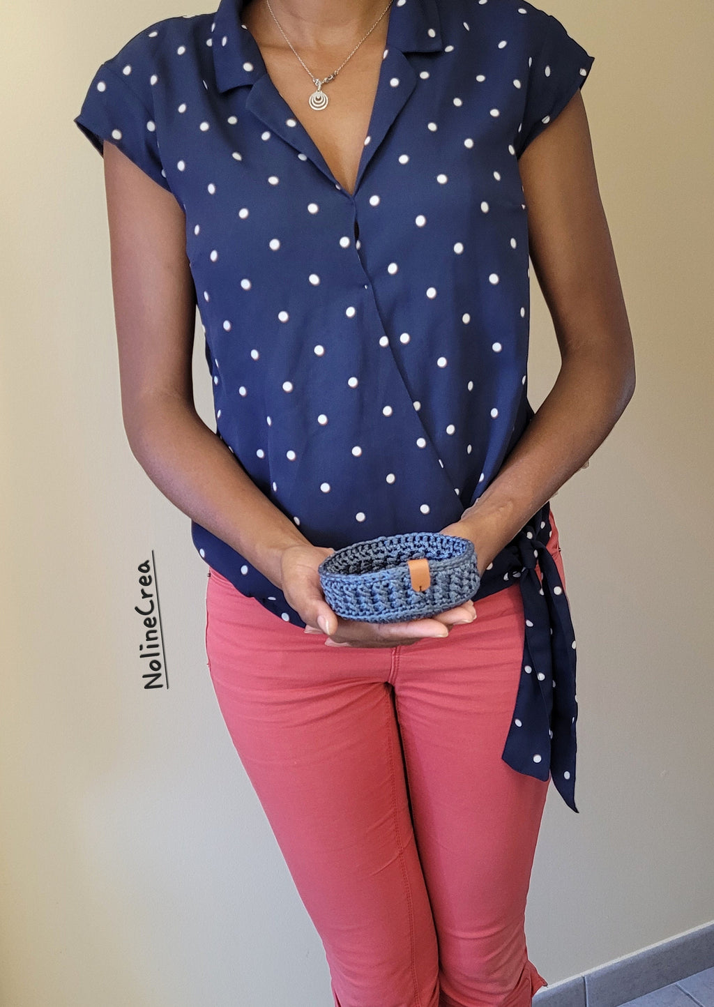 petit vide poche au crochet pour petits objets 