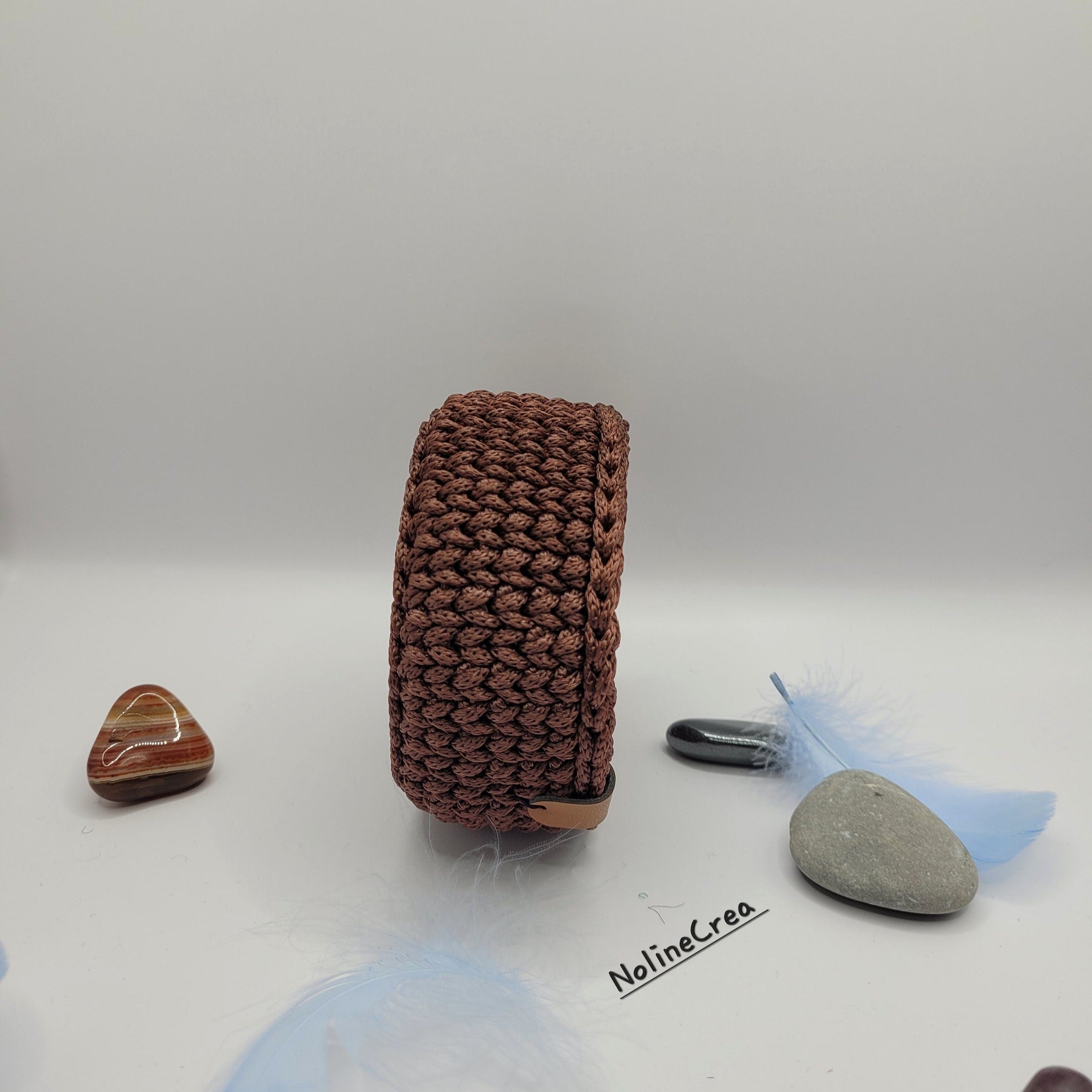 Petit vide poches en crochet marron avec base rond 9.5 cm