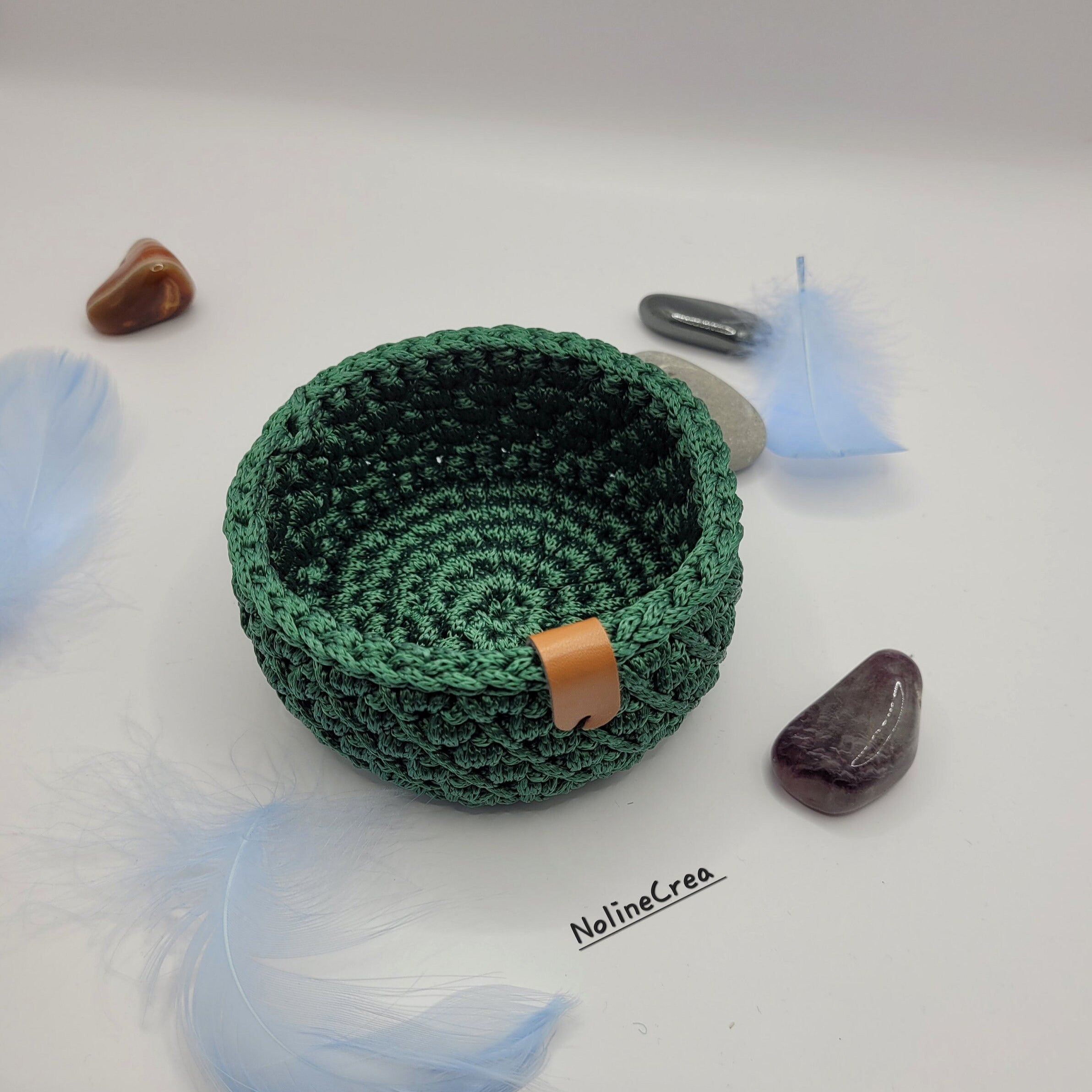 petit vide poche vert fait au crochet