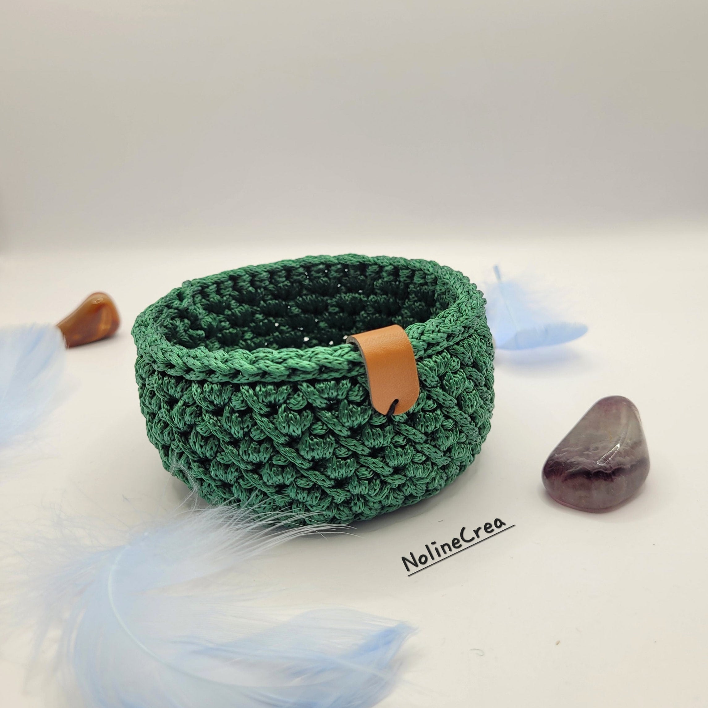 petit vide poche vert fait au crochet