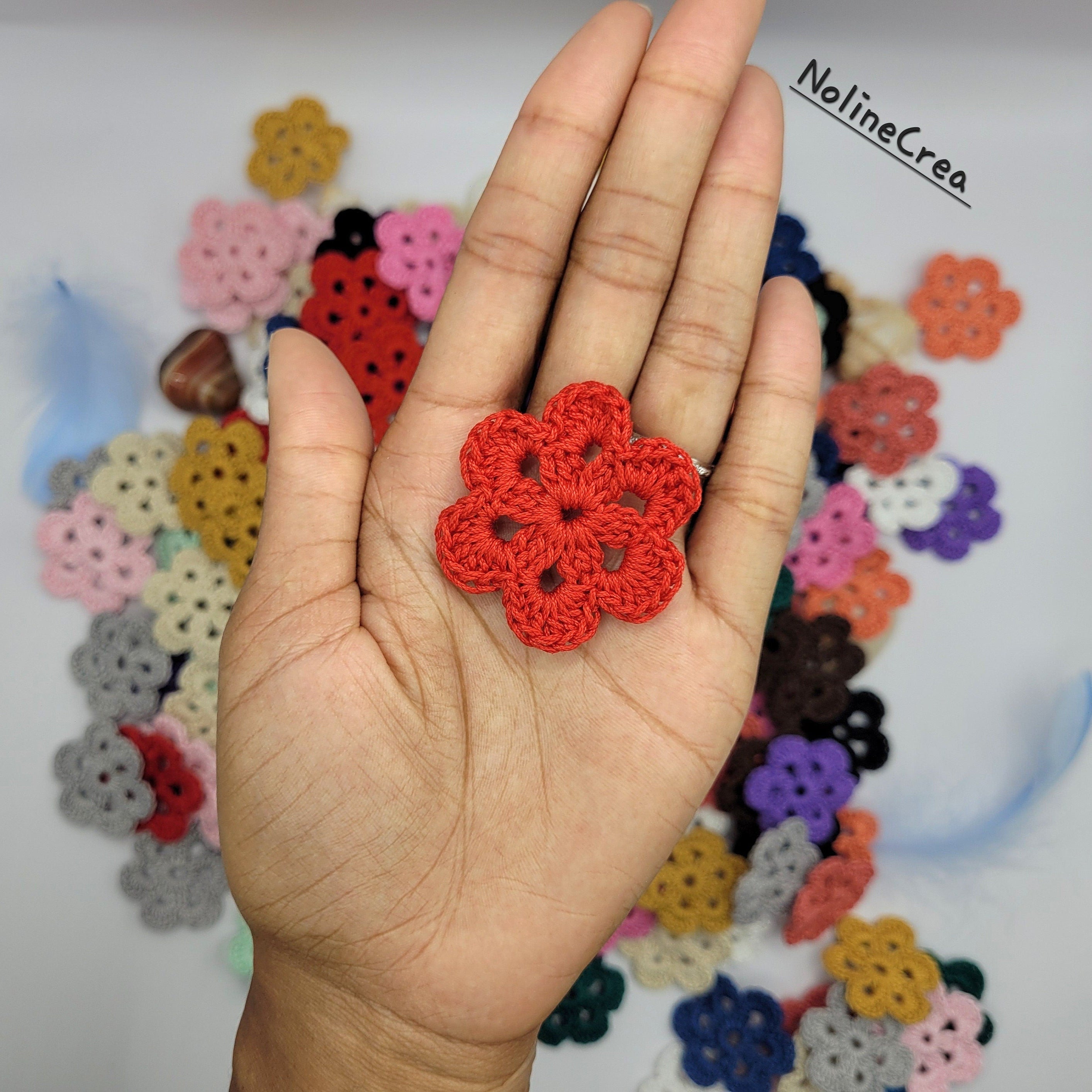 Jolies petites fleurs au crochet pour création diy